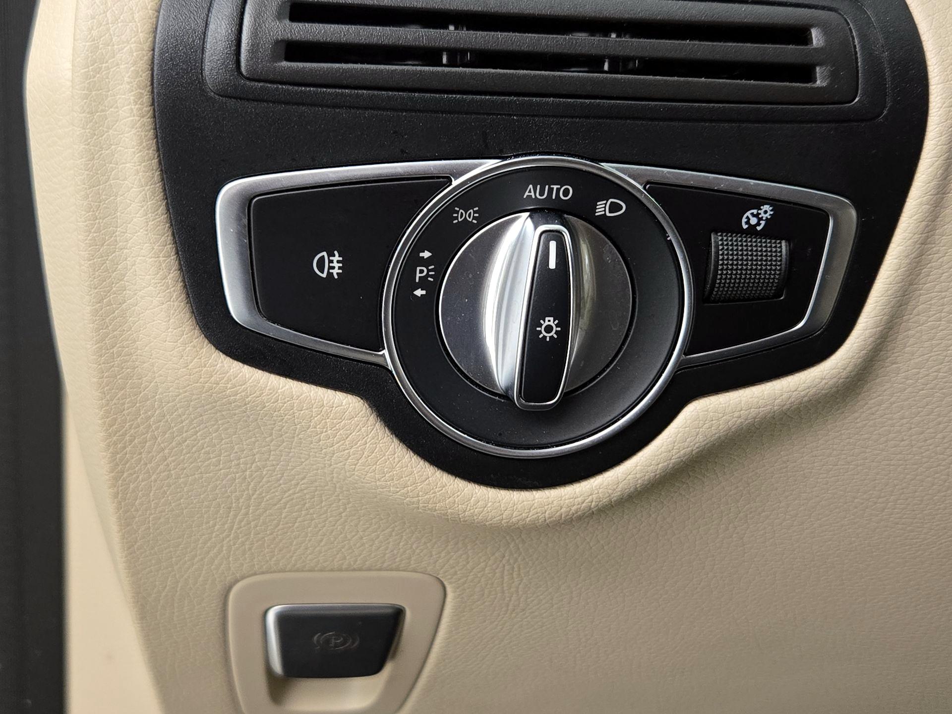 Thumbnail: 2019 Mercedes-Benz GLC - 13