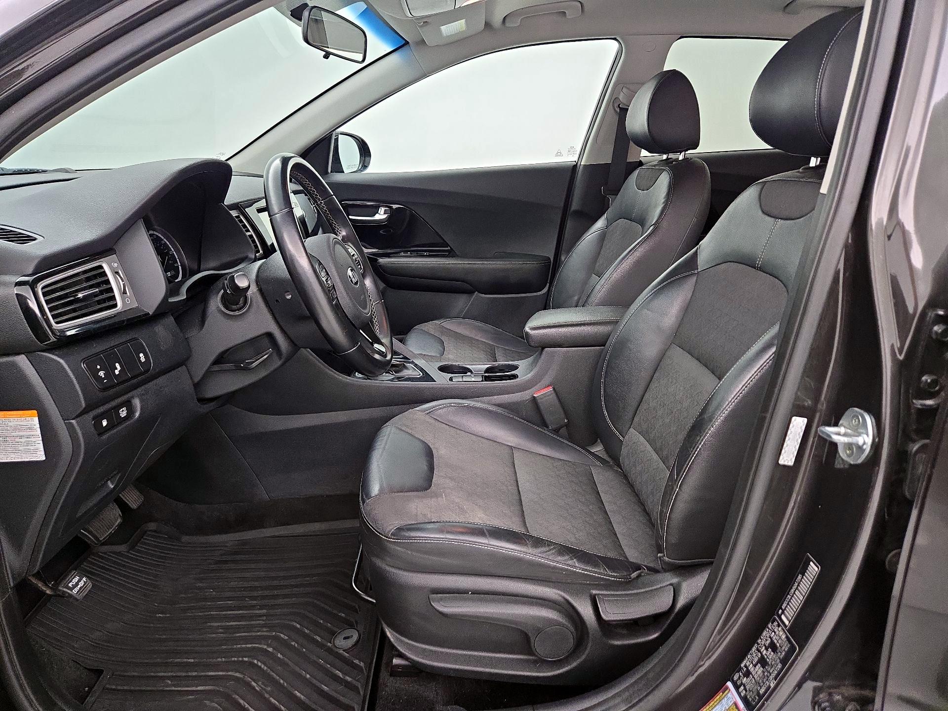 Thumbnail: 2017 Kia Niro - 11