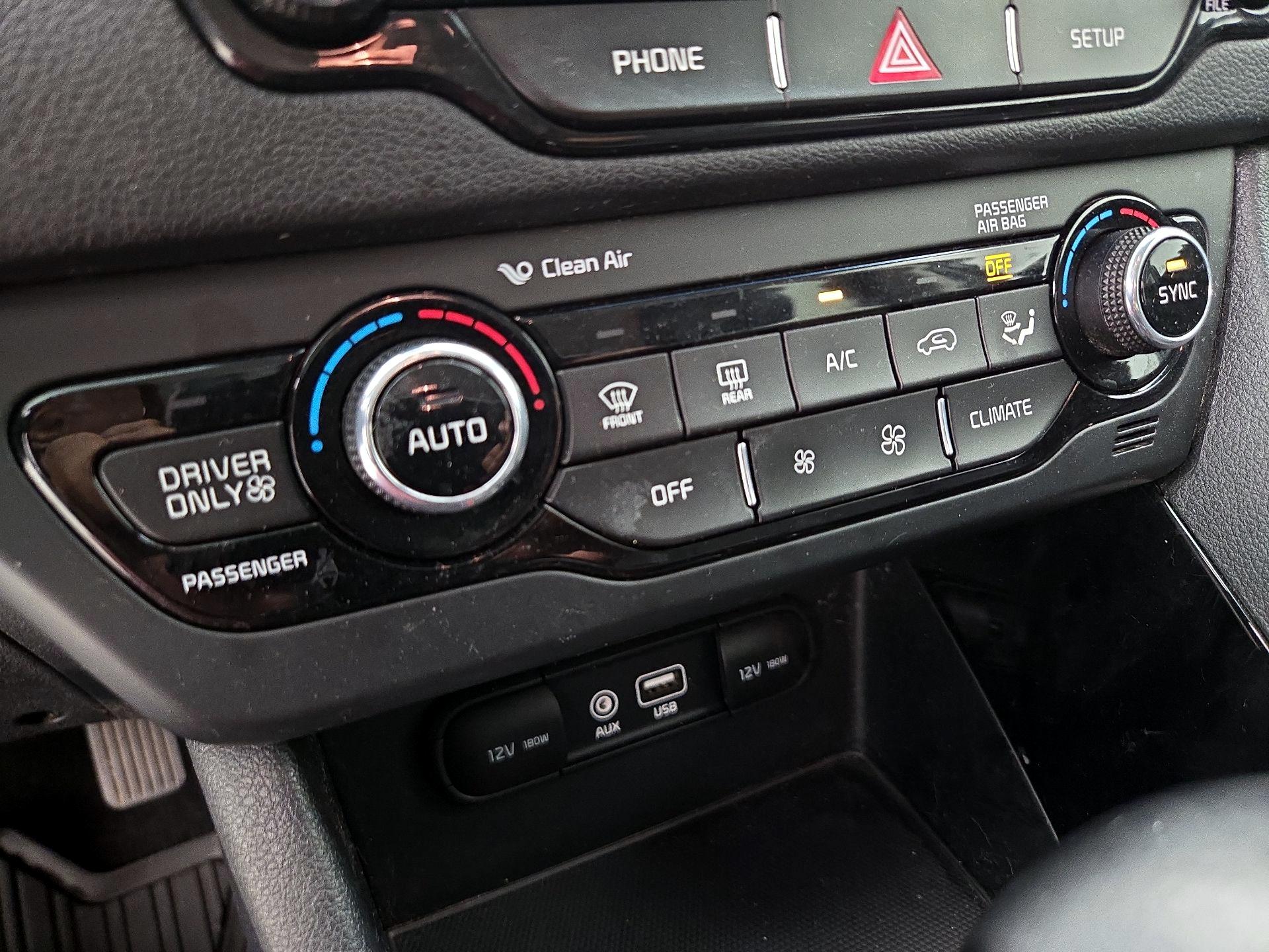 Thumbnail: 2017 Kia Niro - 16