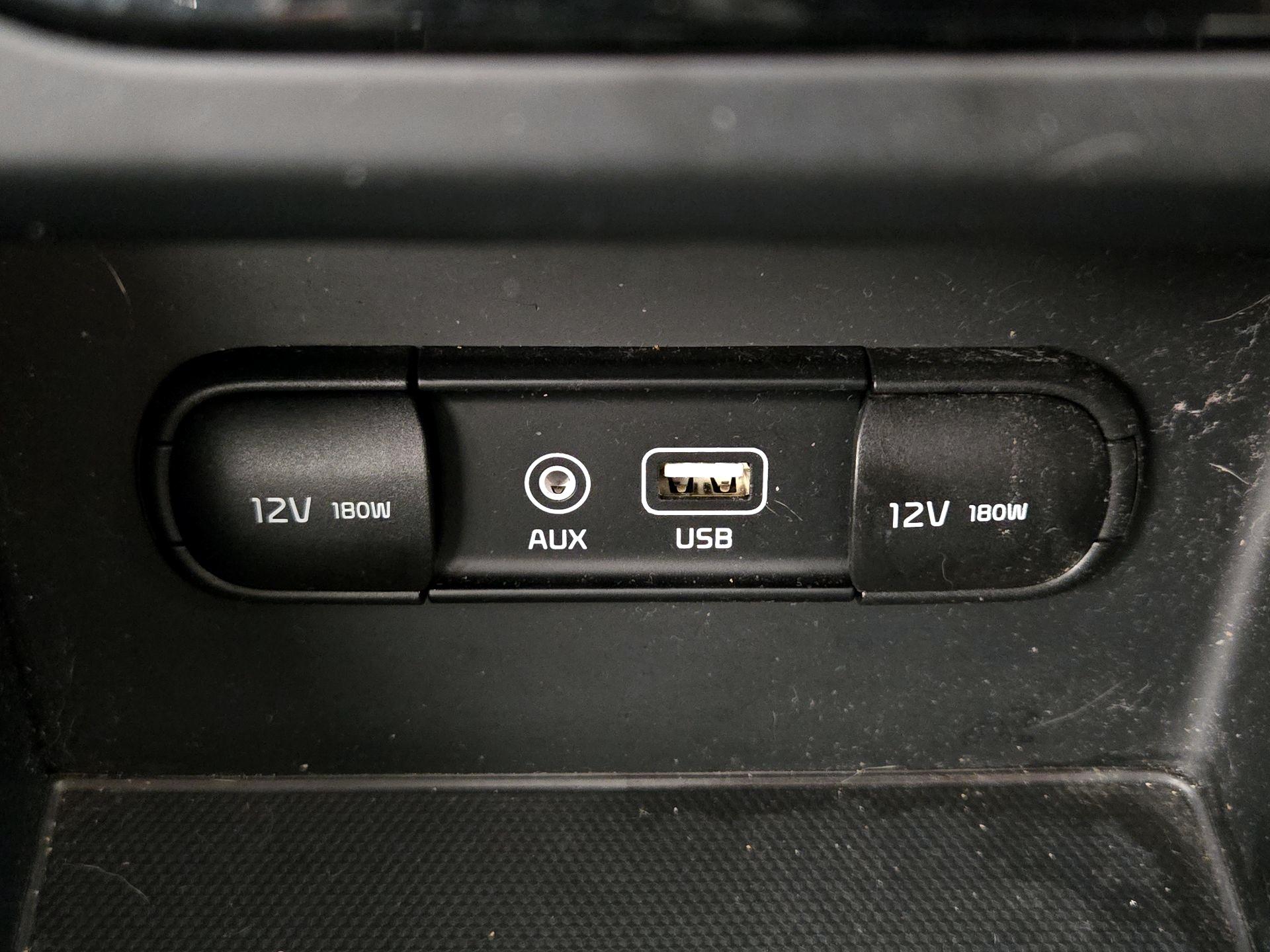 Thumbnail: 2017 Kia Niro - 18