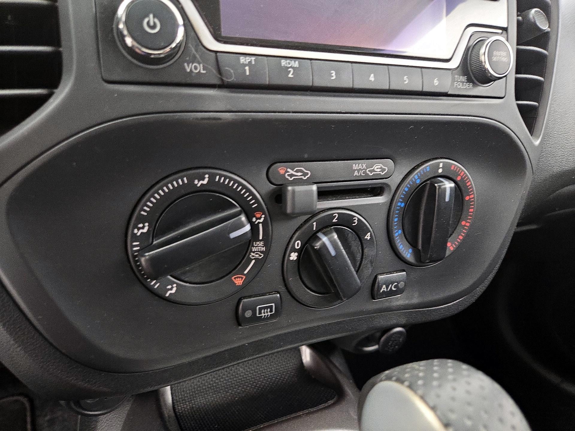 Thumbnail: 2015 Nissan Juke - 16