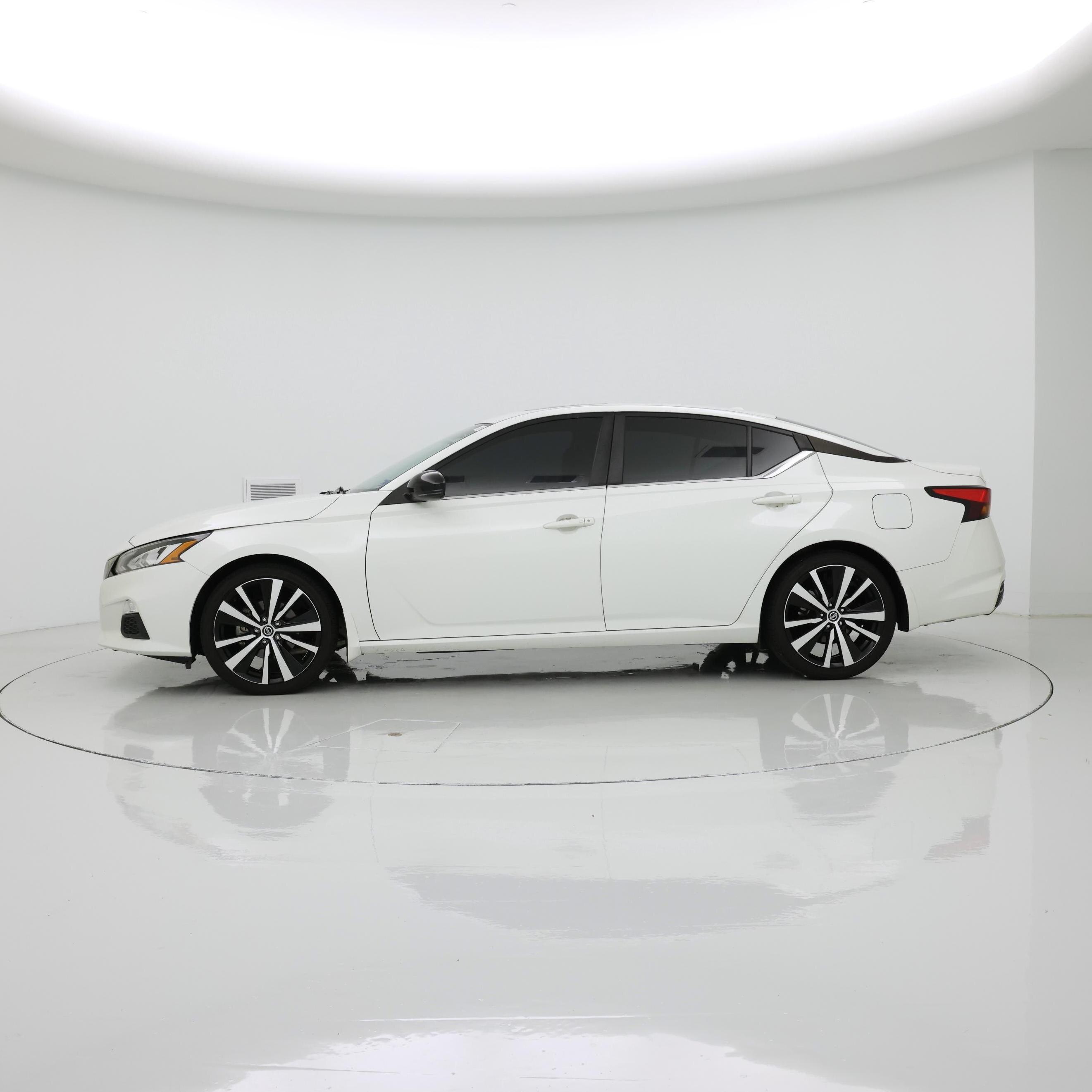 Thumbnail: 2021 Nissan Altima - 3