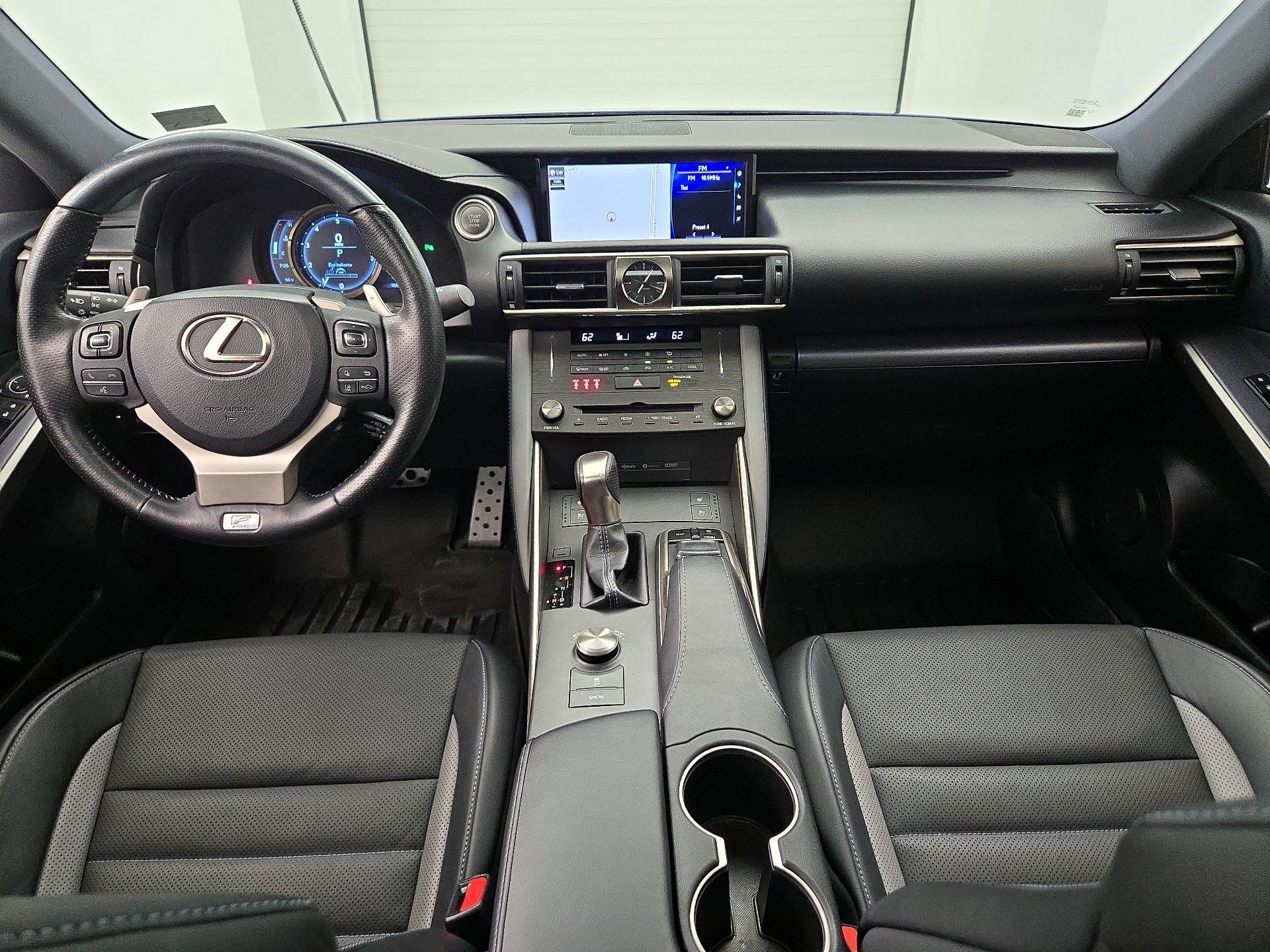 Thumbnail: 2020 Lexus IS - 9