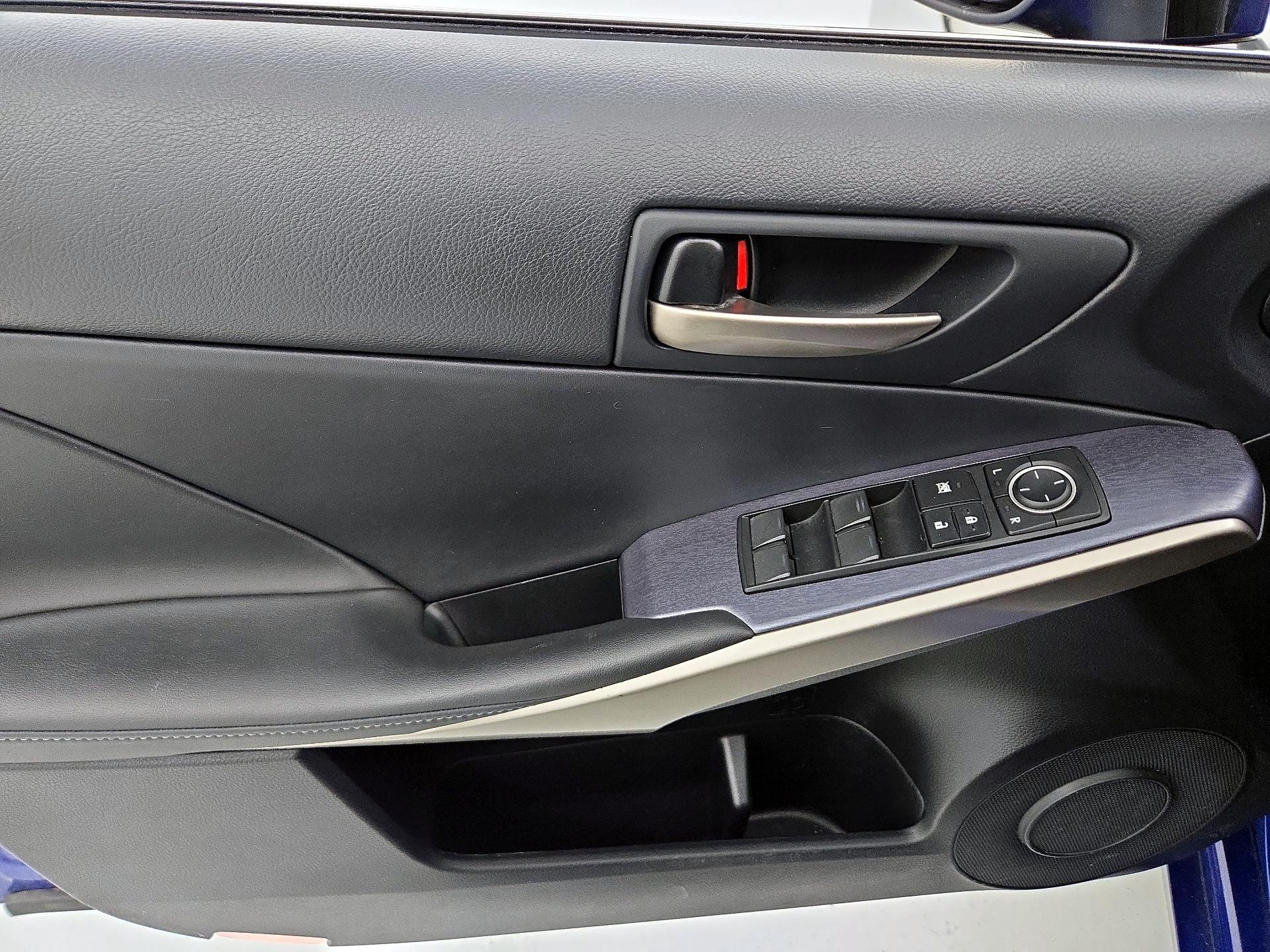 Thumbnail: 2020 Lexus IS - 12