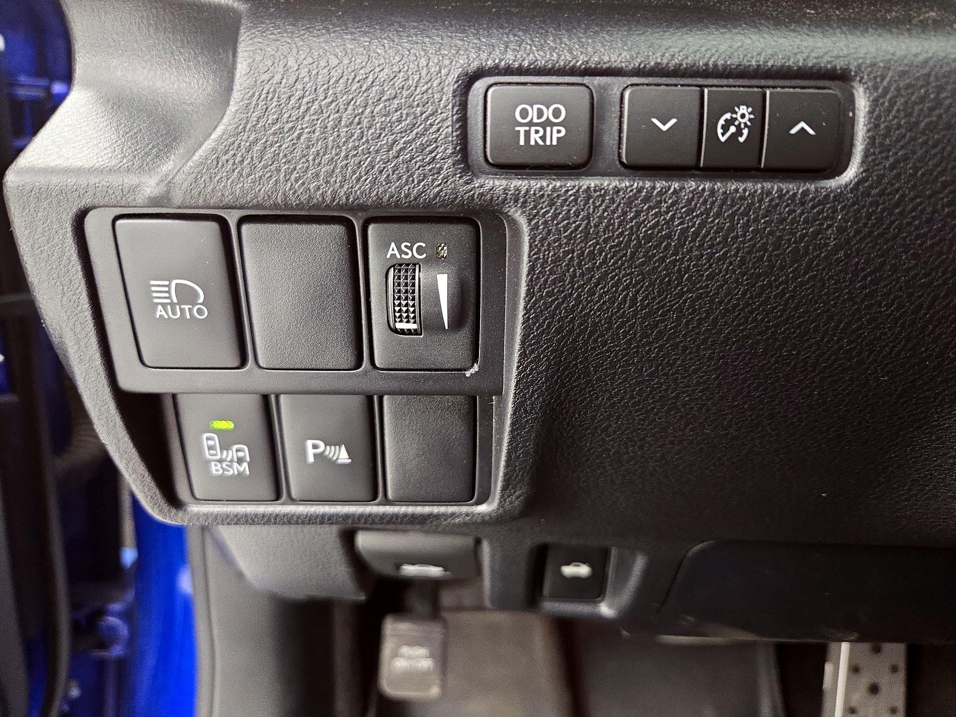 Thumbnail: 2020 Lexus IS - 13