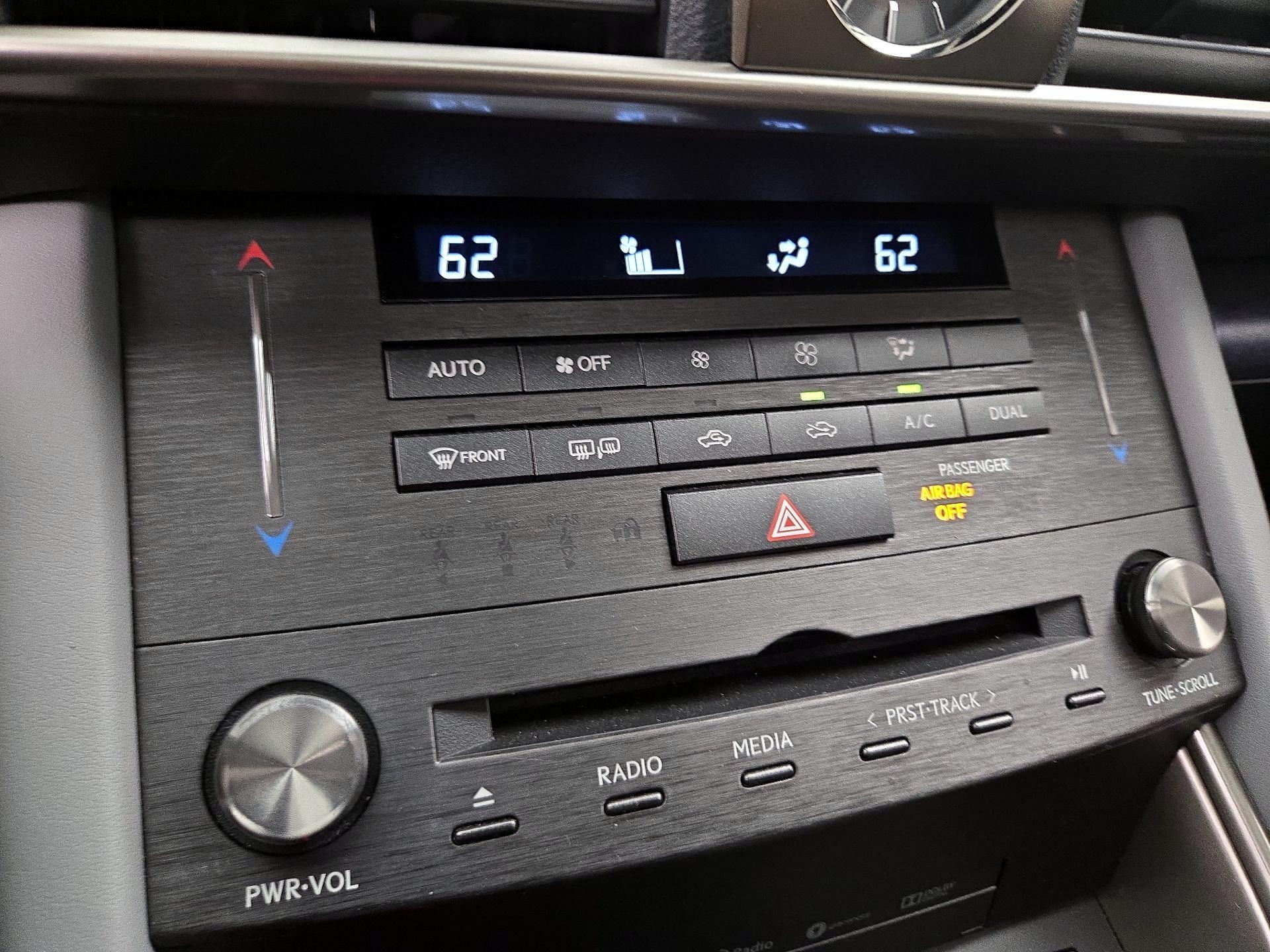 Thumbnail: 2020 Lexus IS - 17