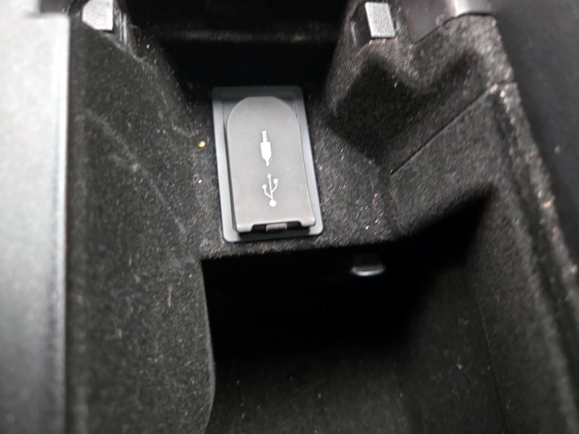 Thumbnail: 2020 Lexus IS - 19