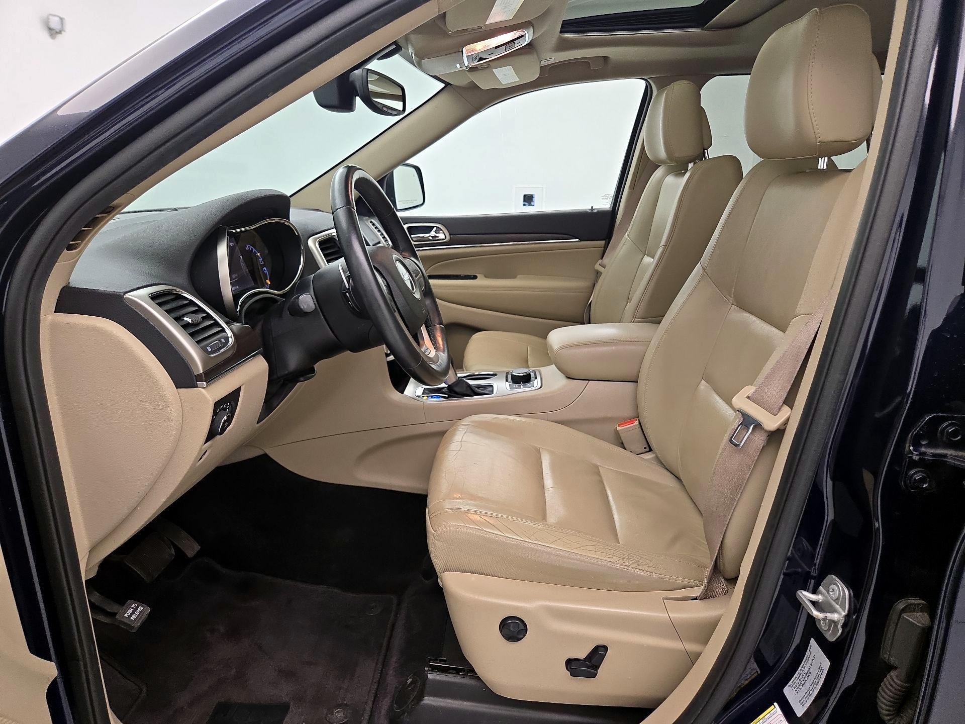 Thumbnail: 2017 Jeep Grand Cherokee - 11