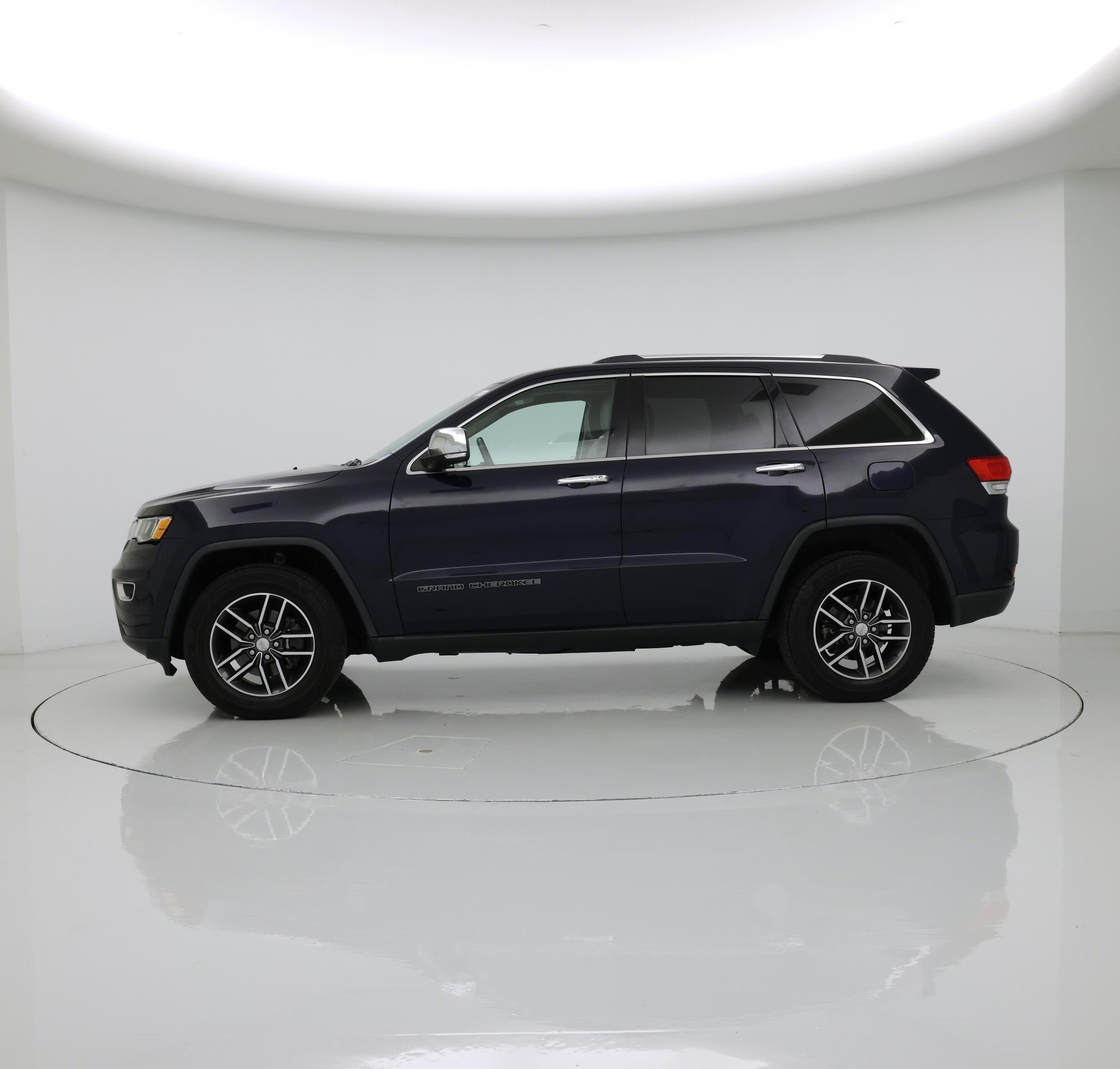 Thumbnail: 2017 Jeep Grand Cherokee - 3