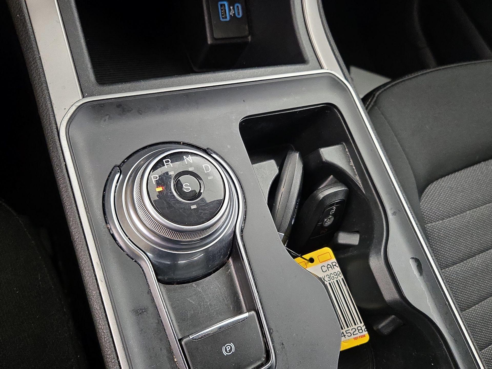 Thumbnail: 2021 Ford Edge - 17