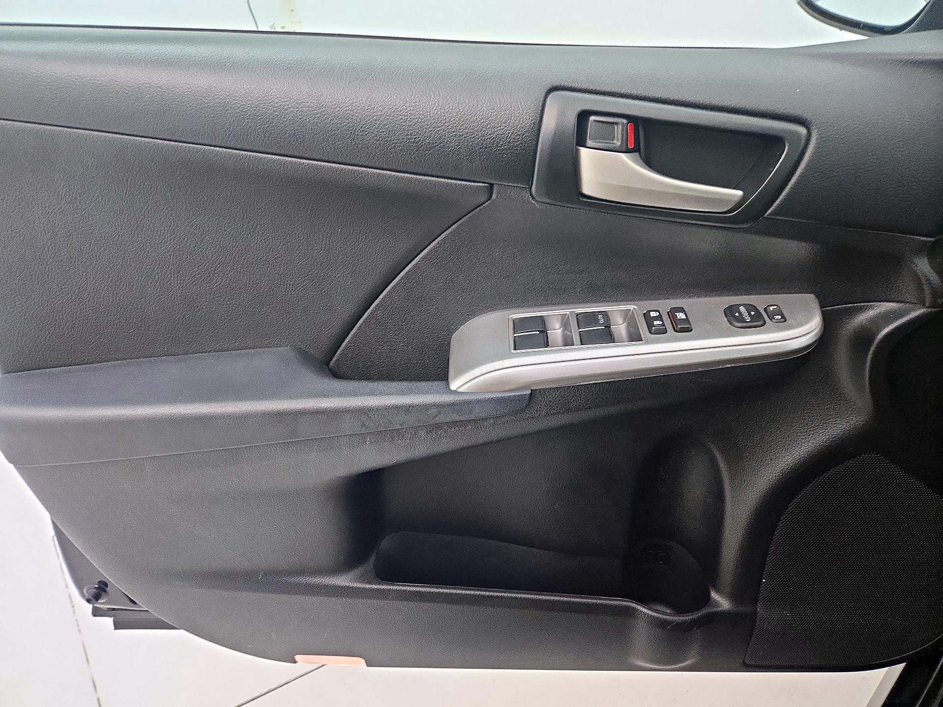Thumbnail: 2014 Toyota Camry - 12