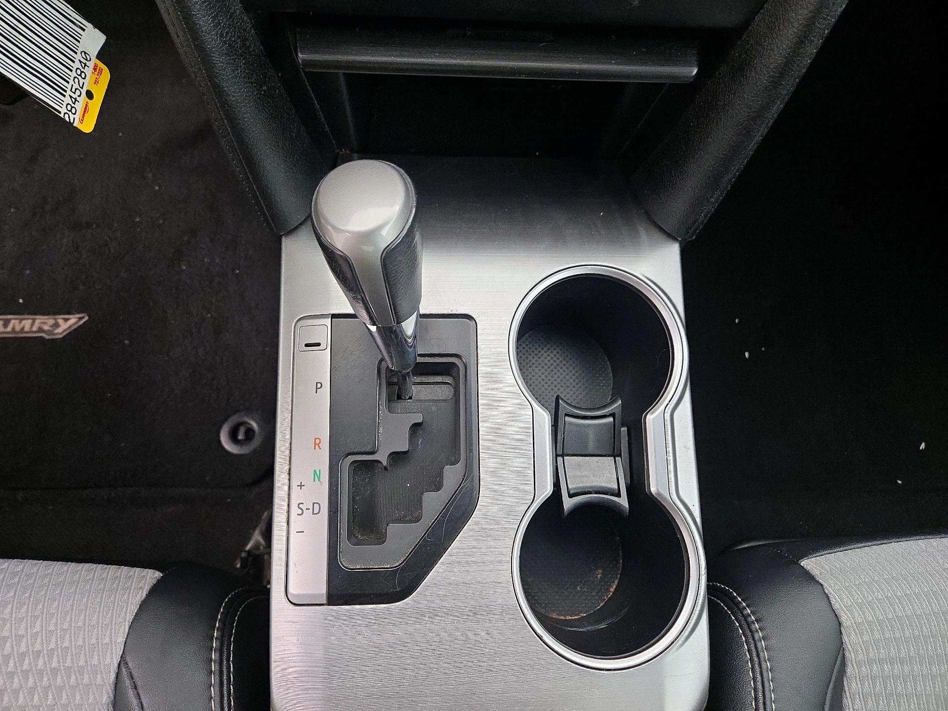 Thumbnail: 2014 Toyota Camry - 16