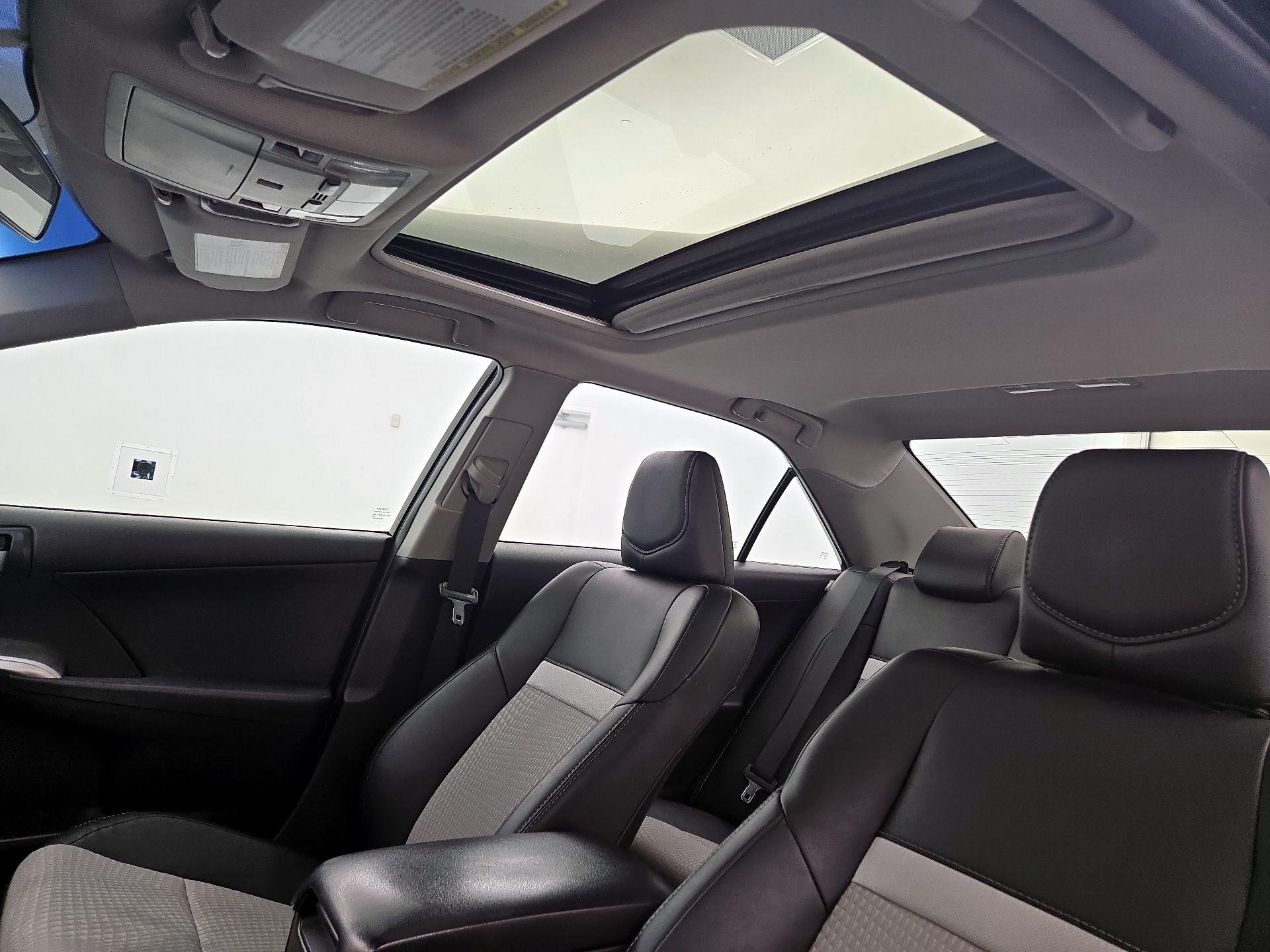 Thumbnail: 2014 Toyota Camry - 18