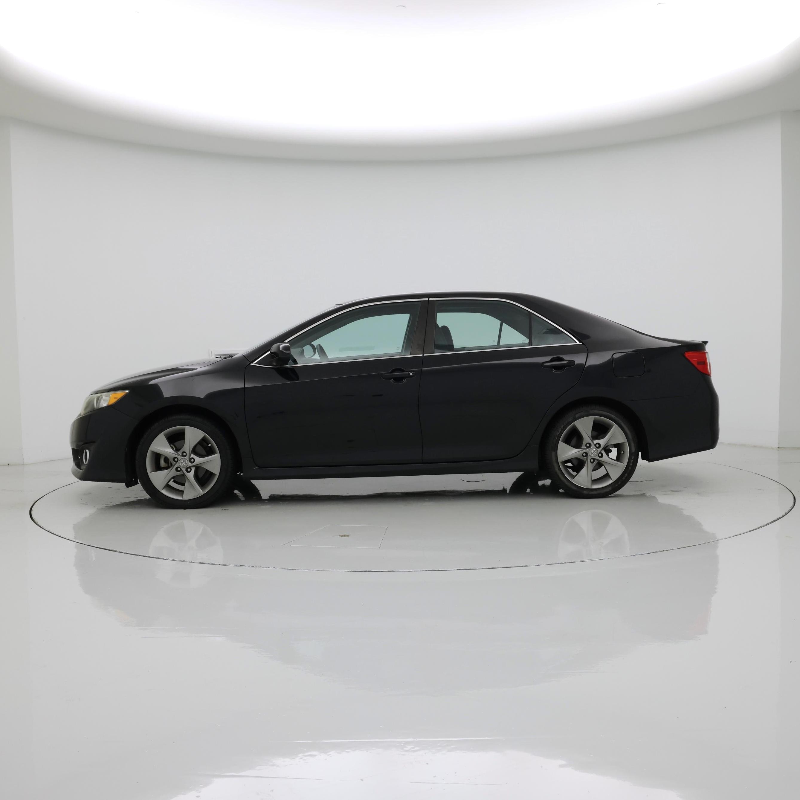 Thumbnail: 2014 Toyota Camry - 3