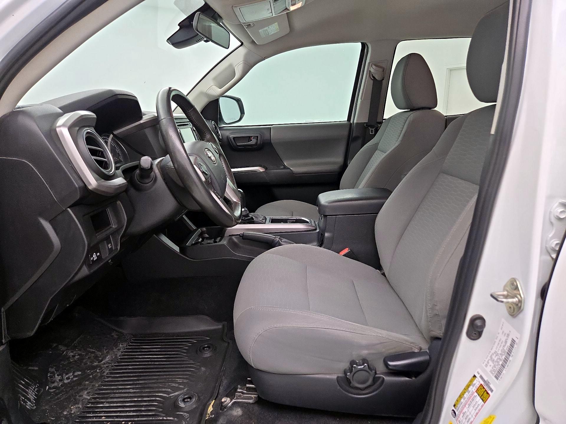 Thumbnail: 2019 Toyota Tacoma - 11