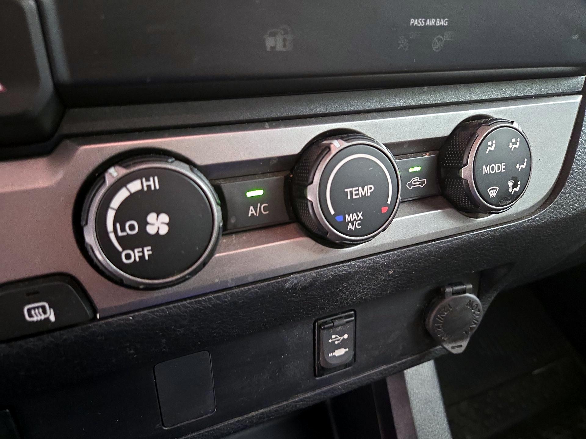 Thumbnail: 2019 Toyota Tacoma - 16
