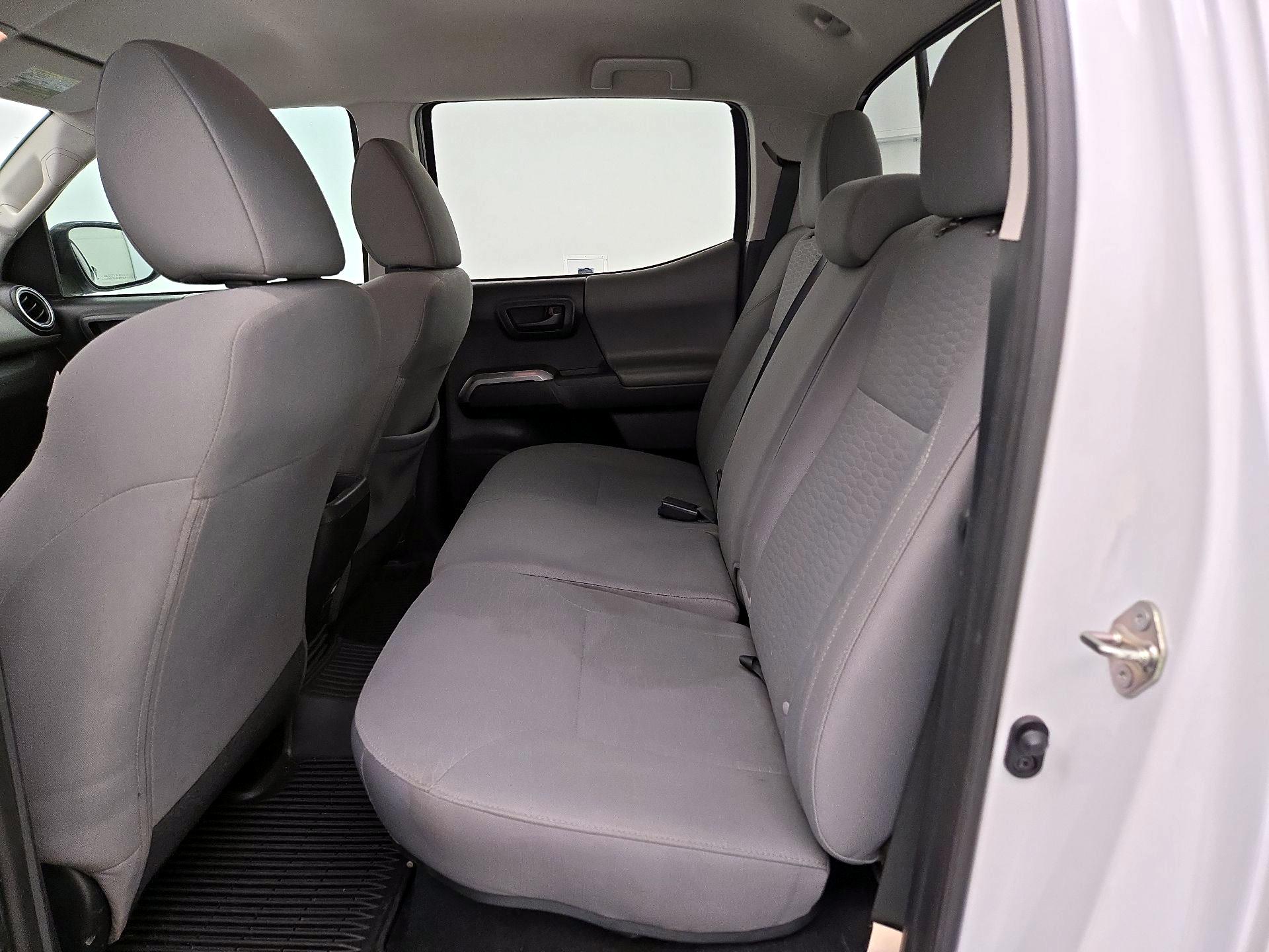 Thumbnail: 2019 Toyota Tacoma - 19