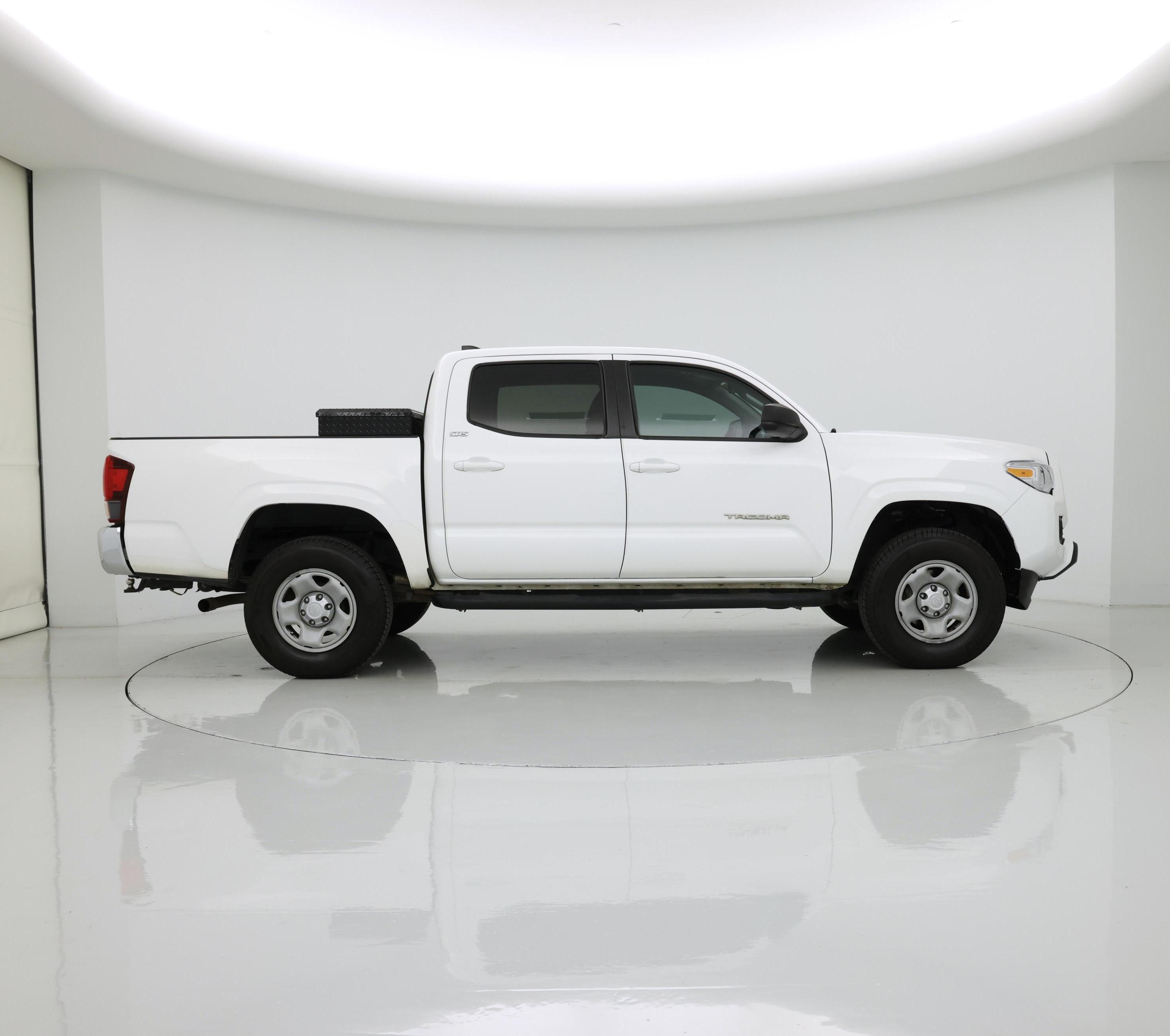 Thumbnail: 2019 Toyota Tacoma - 7