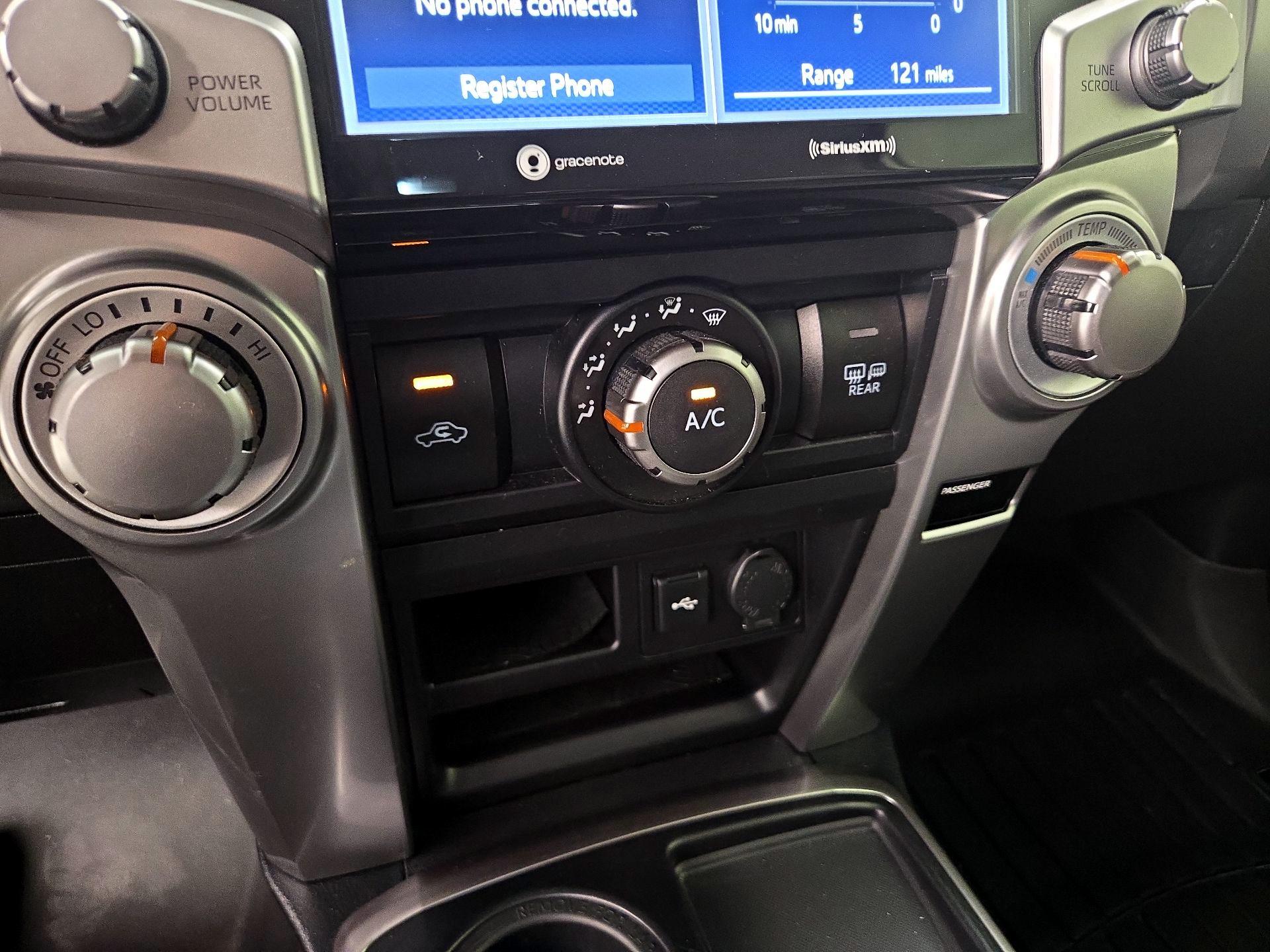 Thumbnail: 2022 Toyota 4Runner - 16