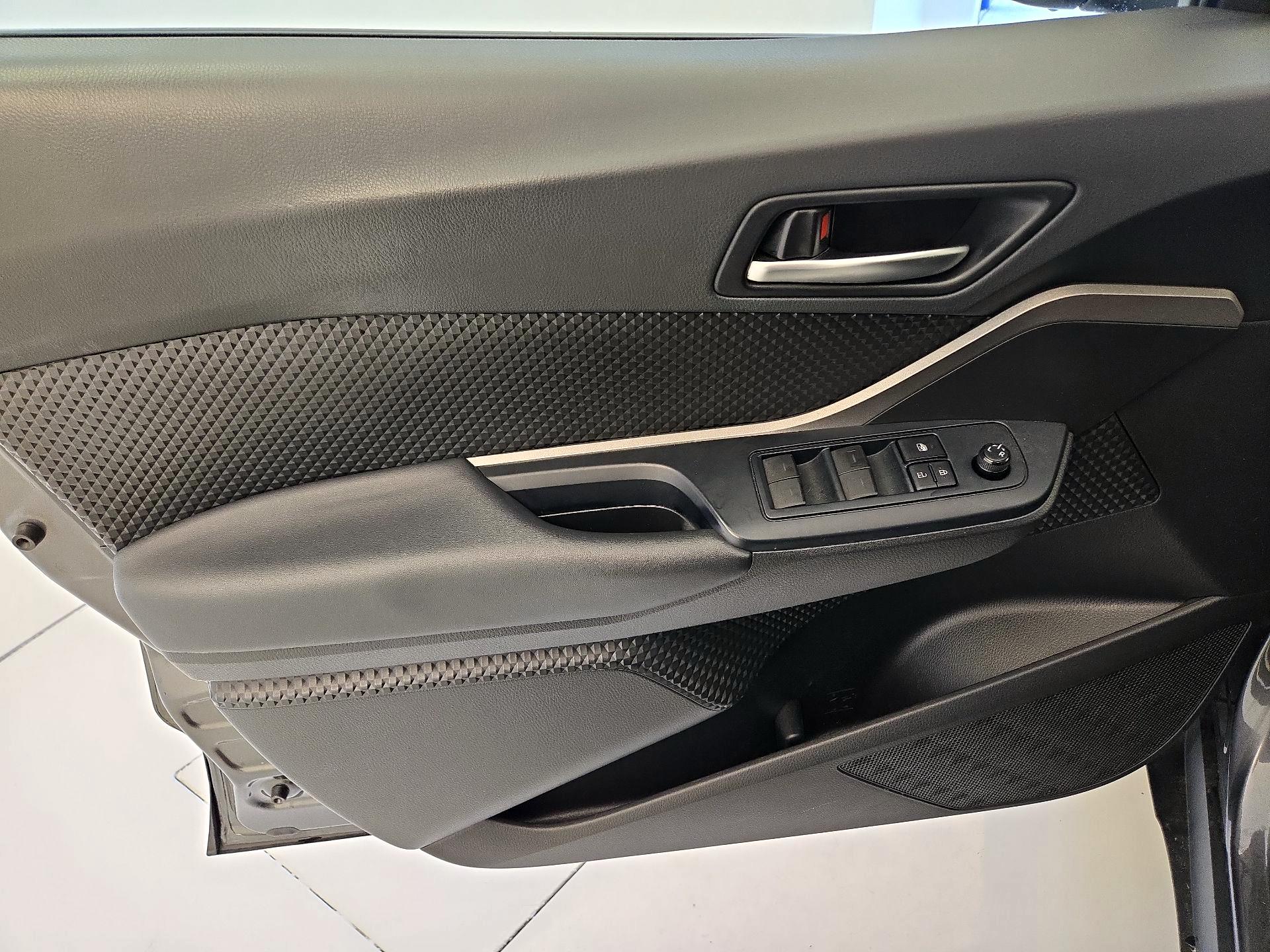 Thumbnail: 2021 Toyota C-HR - 12