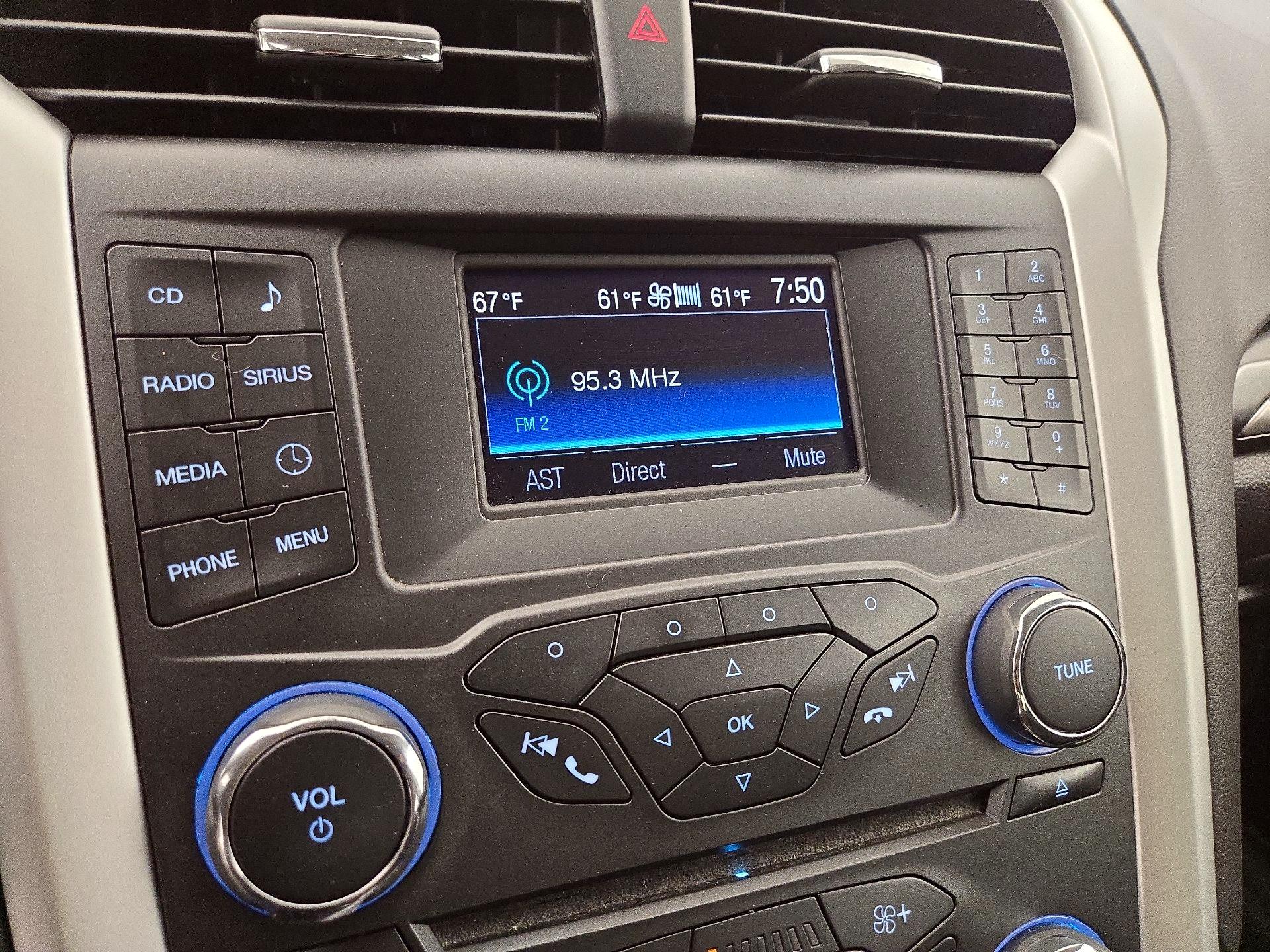 Thumbnail: 2015 Ford Fusion - 15