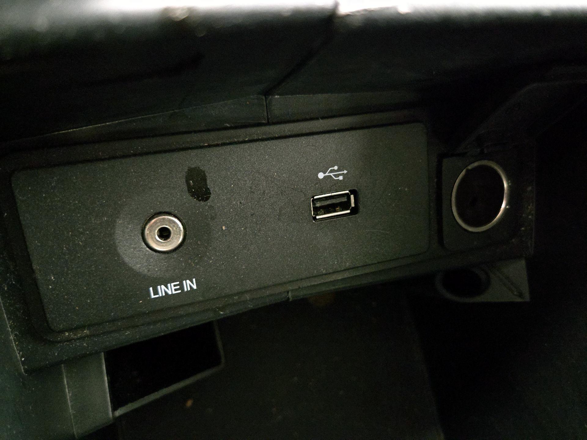 Thumbnail: 2015 Ford Fusion - 18