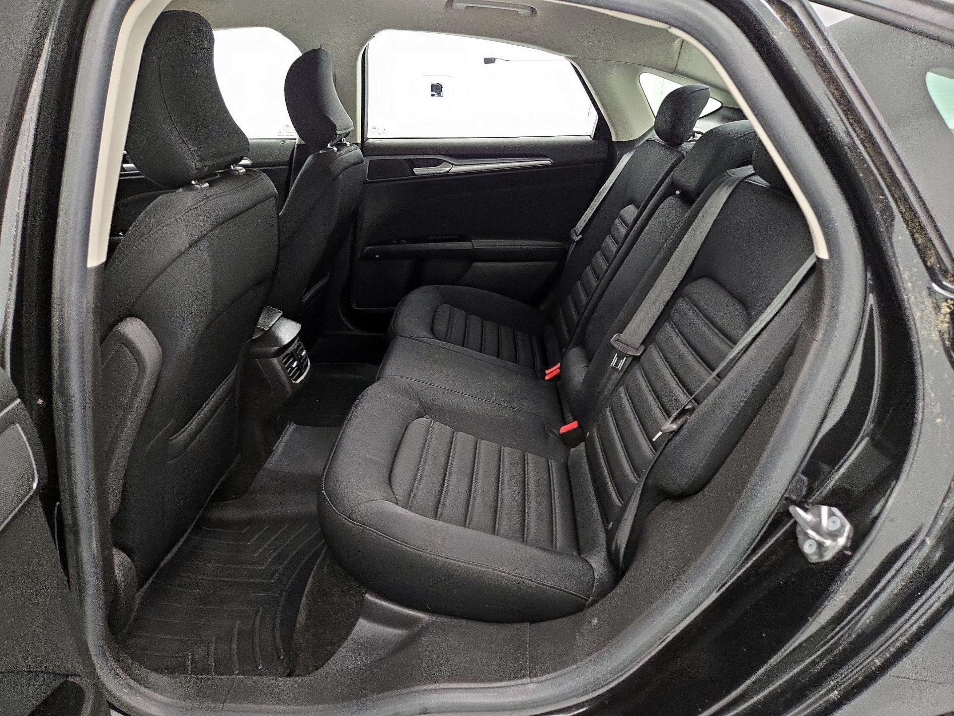 Thumbnail: 2015 Ford Fusion - 19