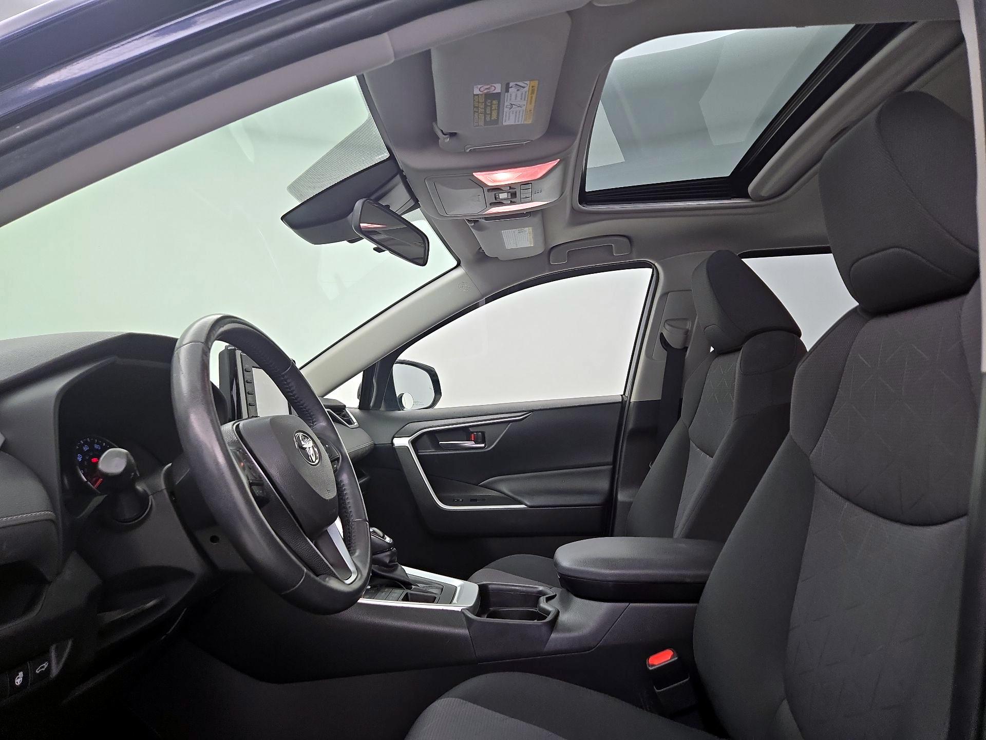 Thumbnail: 2020 Toyota RAV4 - 19