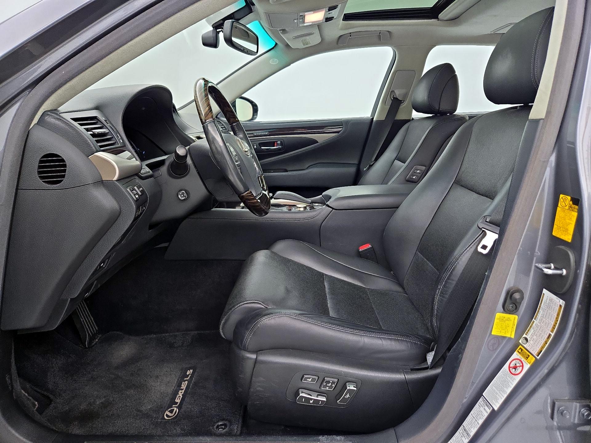 Thumbnail: 2014 Lexus LS - 11