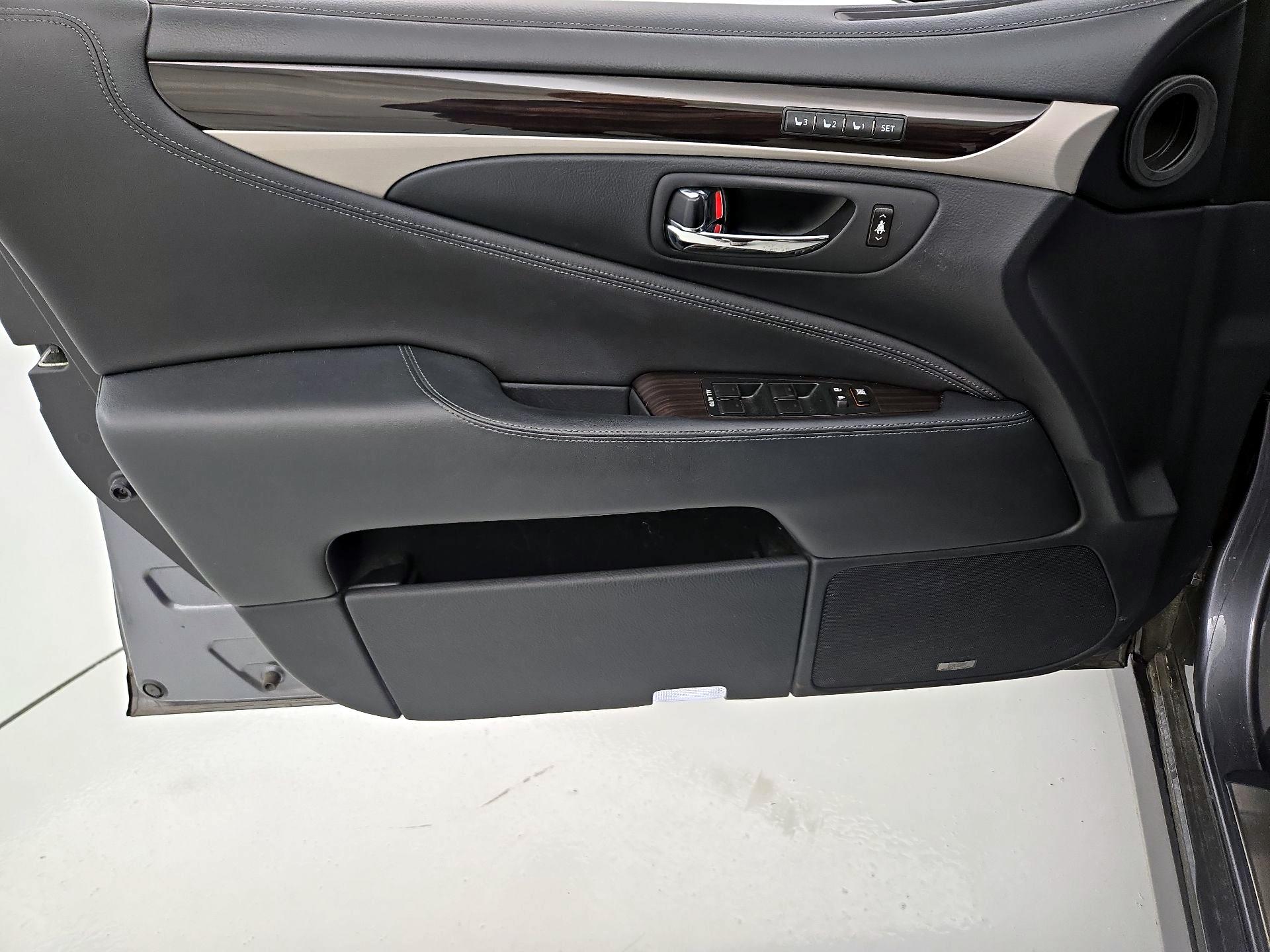 Thumbnail: 2014 Lexus LS - 12