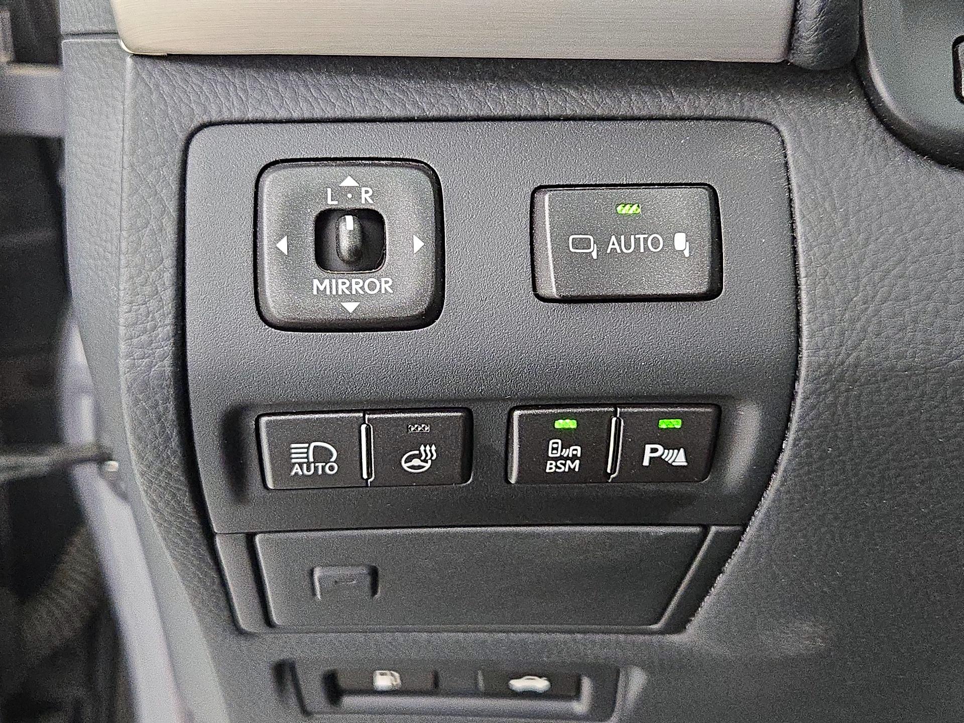 Thumbnail: 2014 Lexus LS - 13