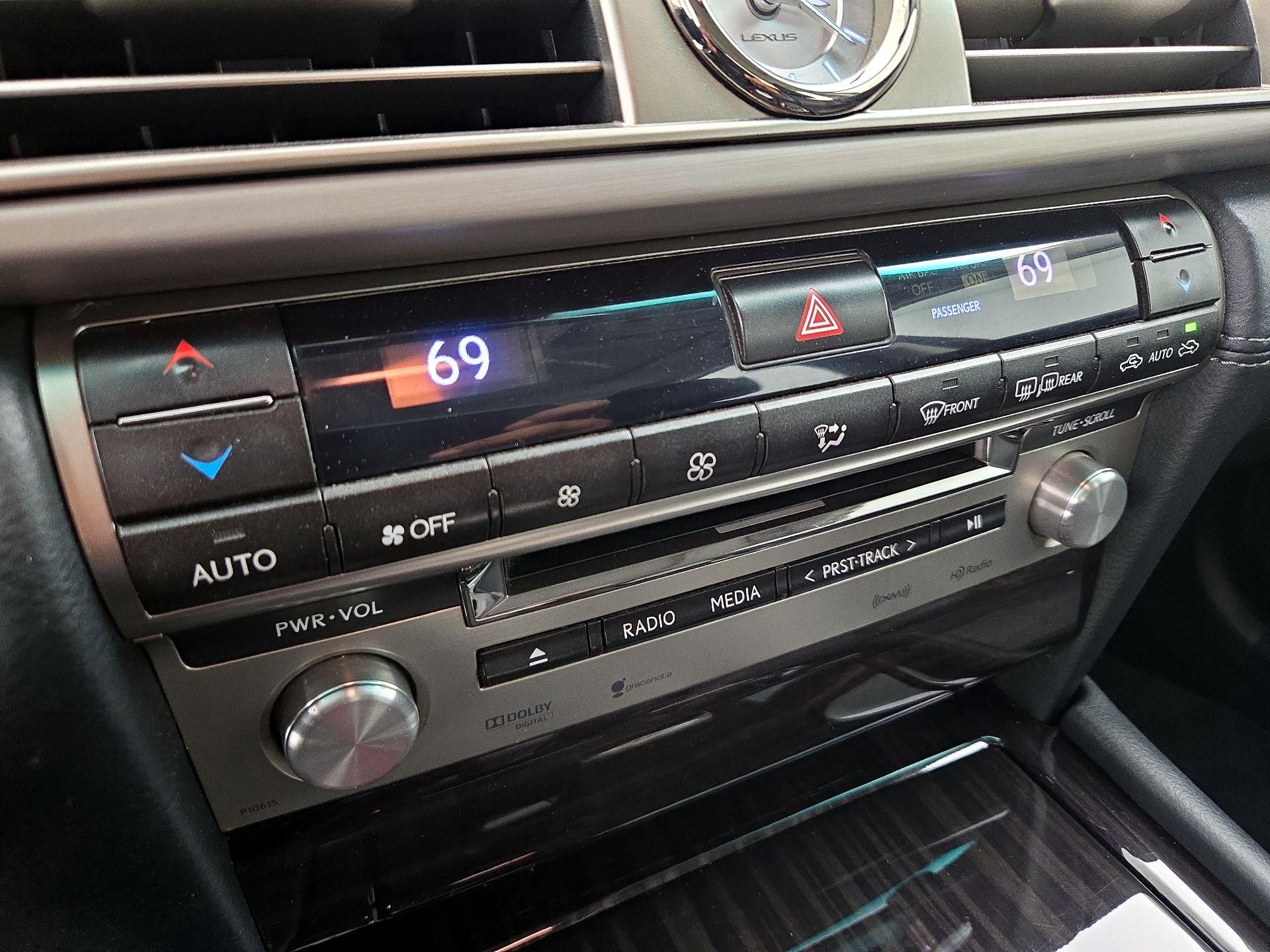 Thumbnail: 2014 Lexus LS - 17