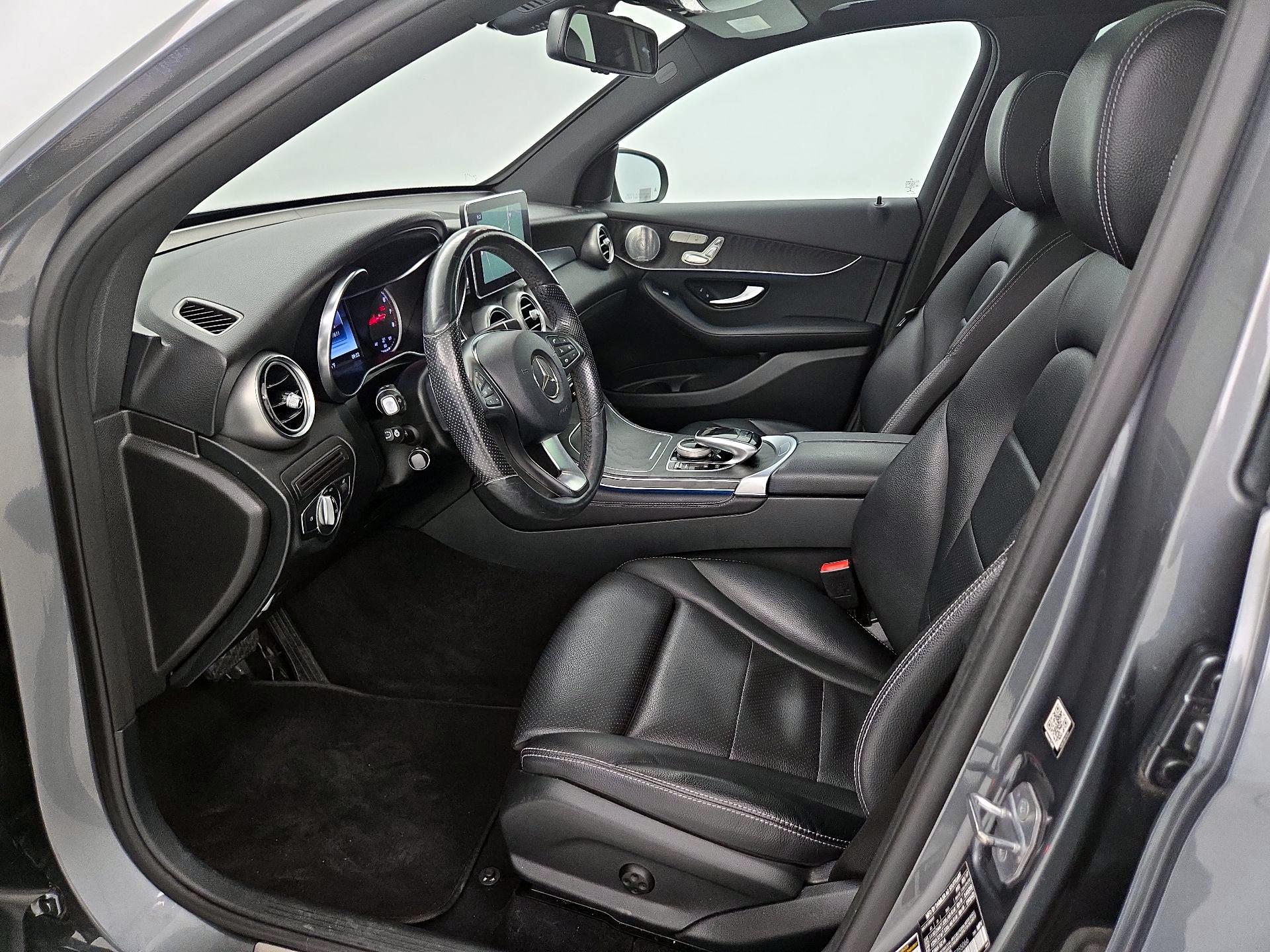 Thumbnail: 2017 Mercedes-Benz GLC - 11