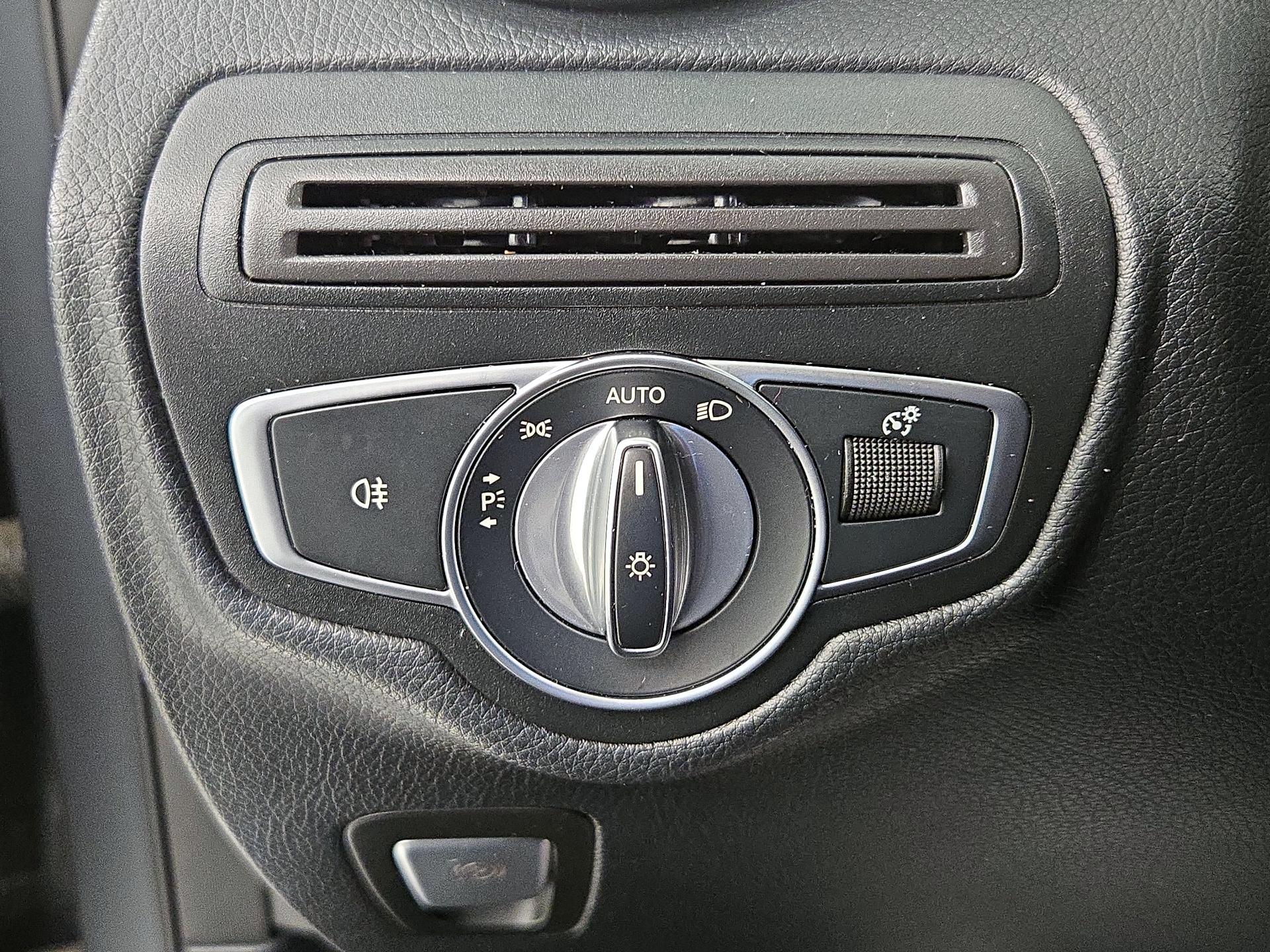 Thumbnail: 2017 Mercedes-Benz GLC - 13