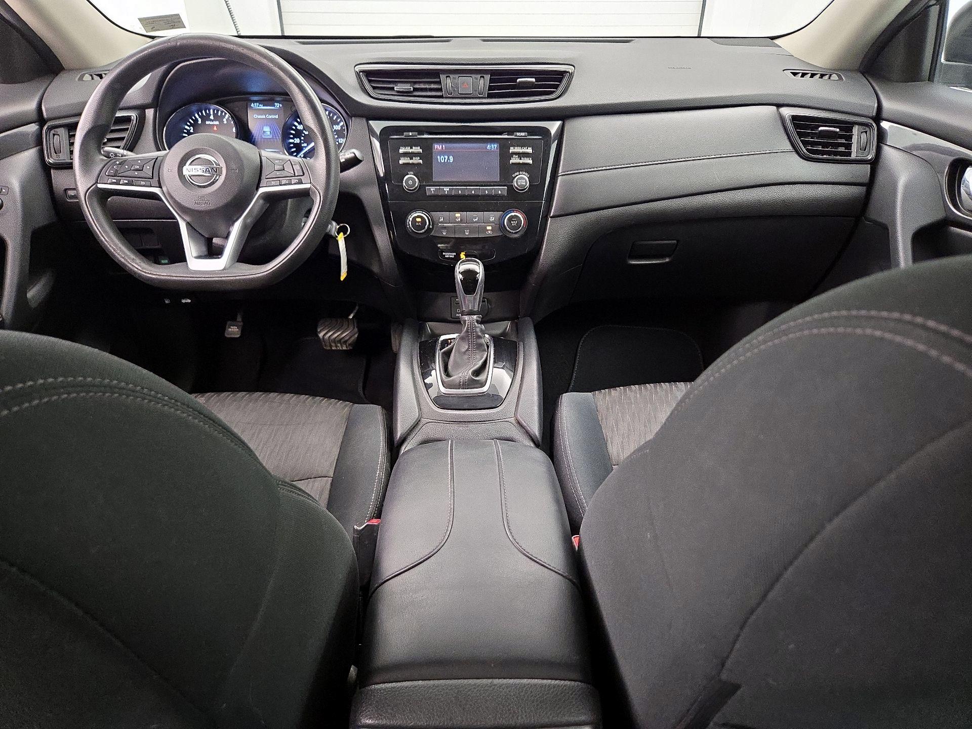 Thumbnail: 2017 Nissan Rogue - 9