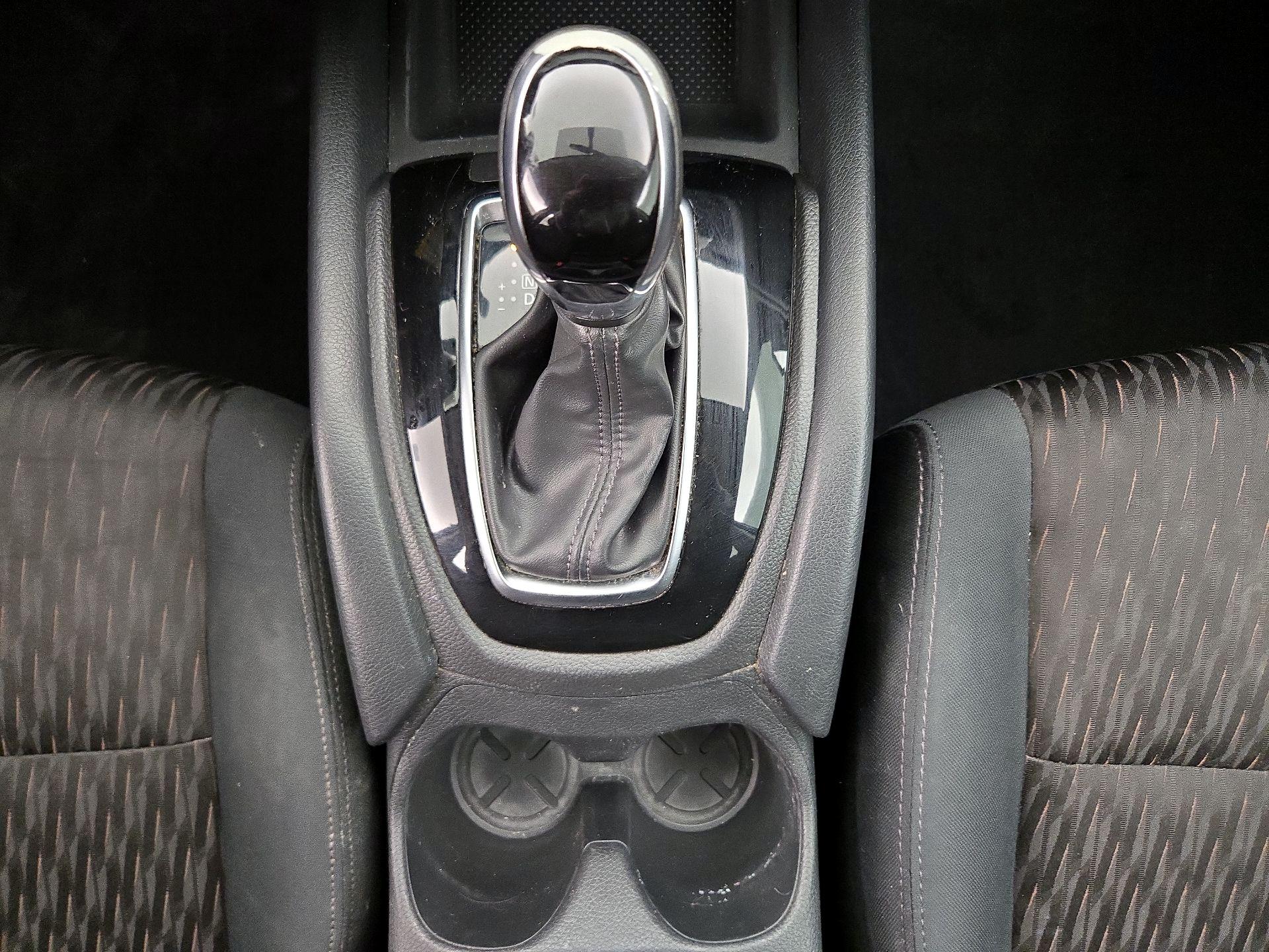 Thumbnail: 2017 Nissan Rogue - 17