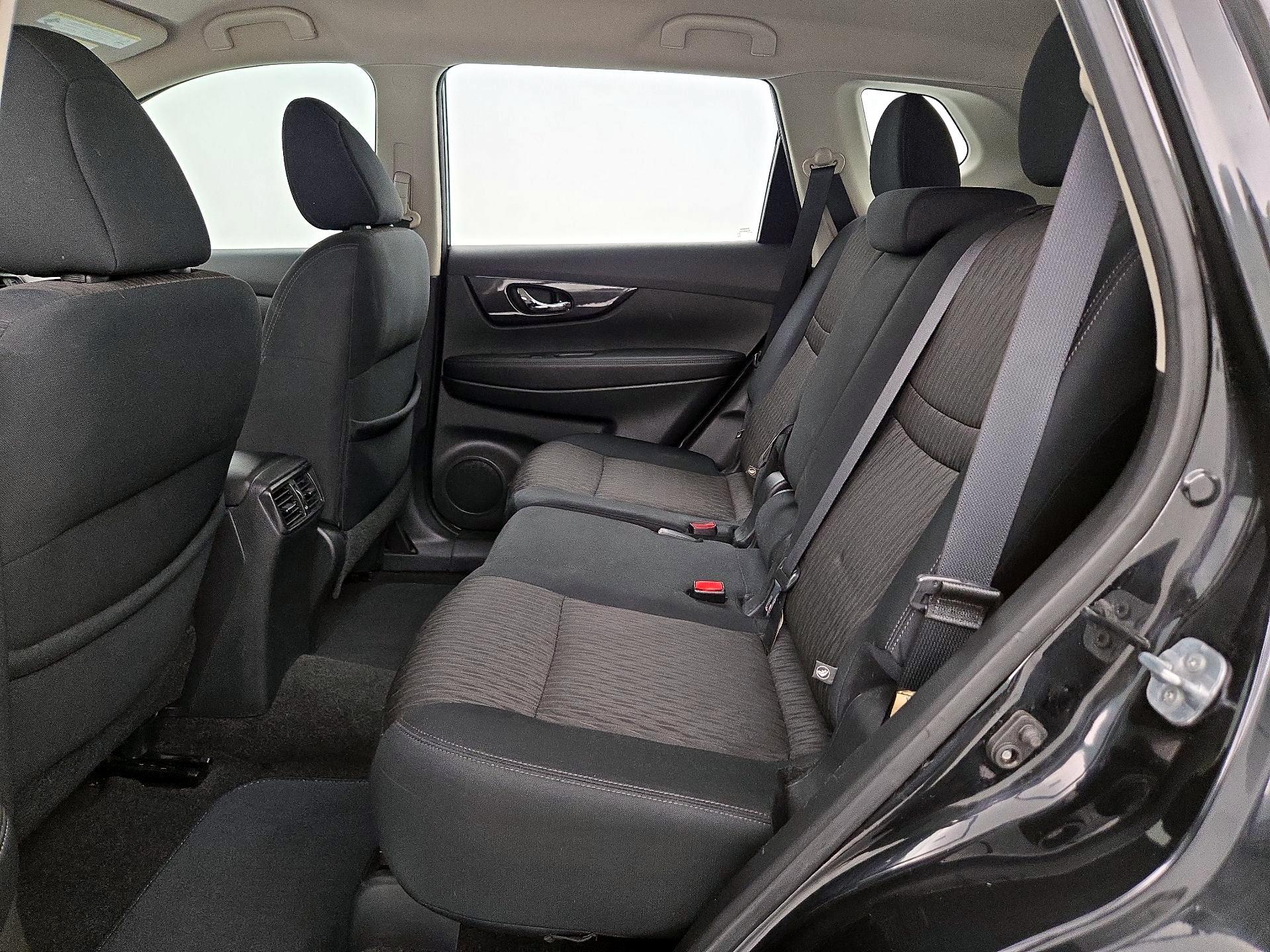 Thumbnail: 2017 Nissan Rogue - 19