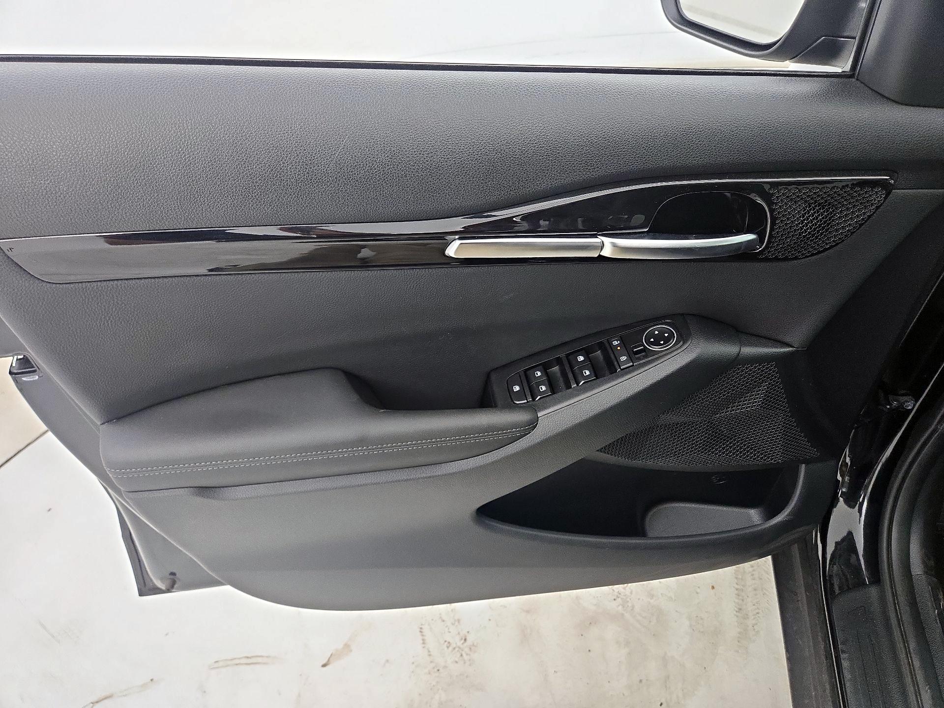 Thumbnail: 2024 Kia Seltos - 12