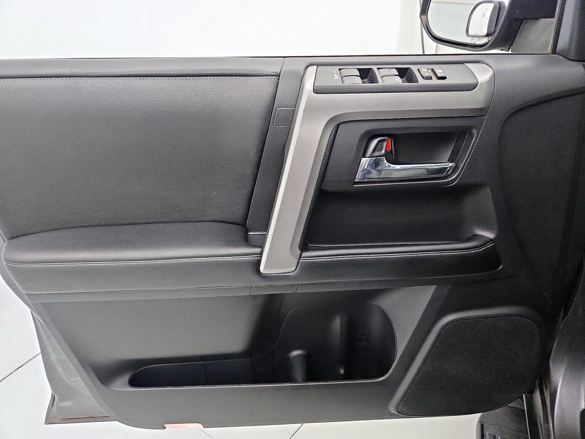 Thumbnail: 2014 Toyota 4Runner - 12