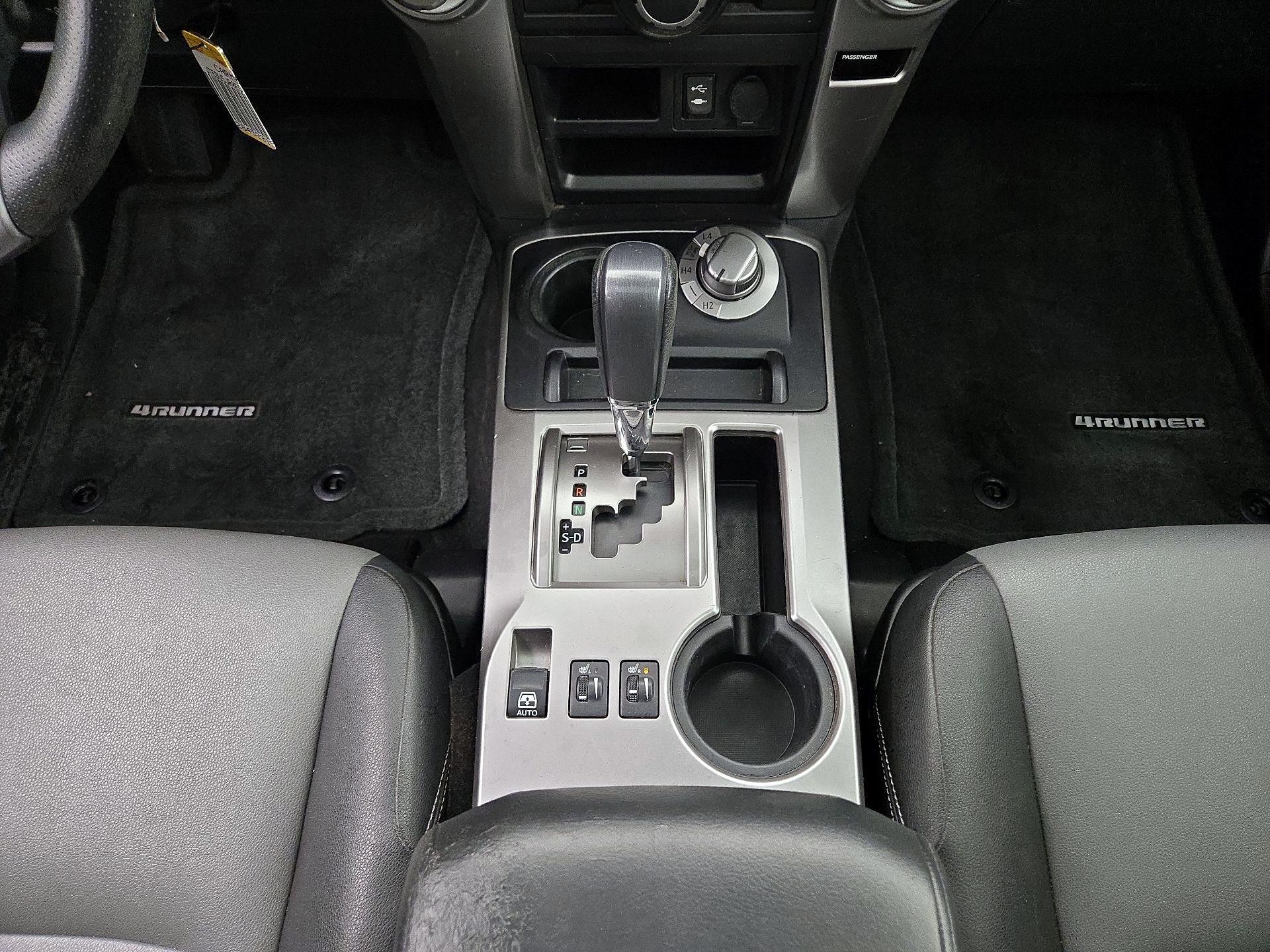 Thumbnail: 2014 Toyota 4Runner - 17