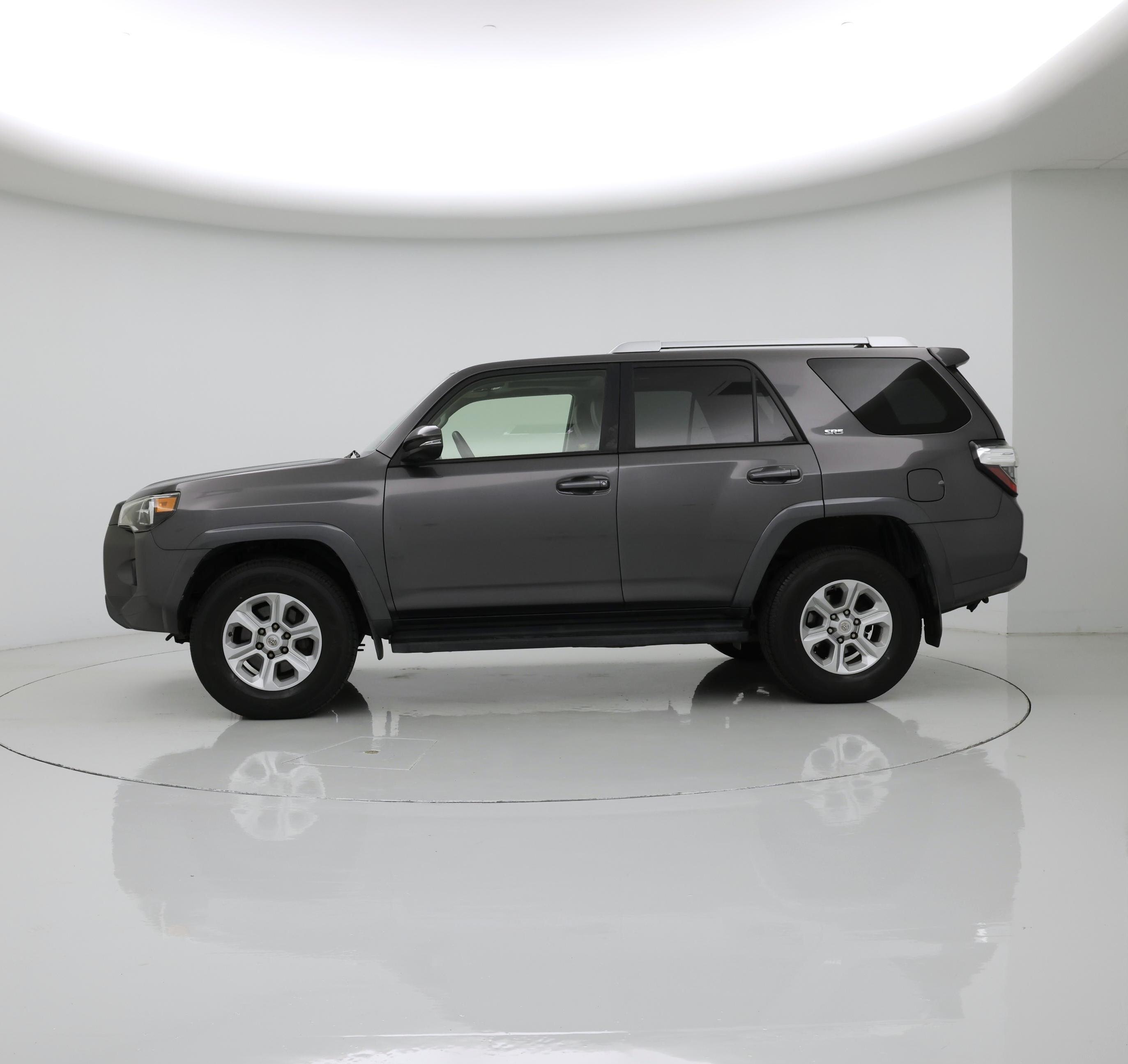 Thumbnail: 2014 Toyota 4Runner - 3