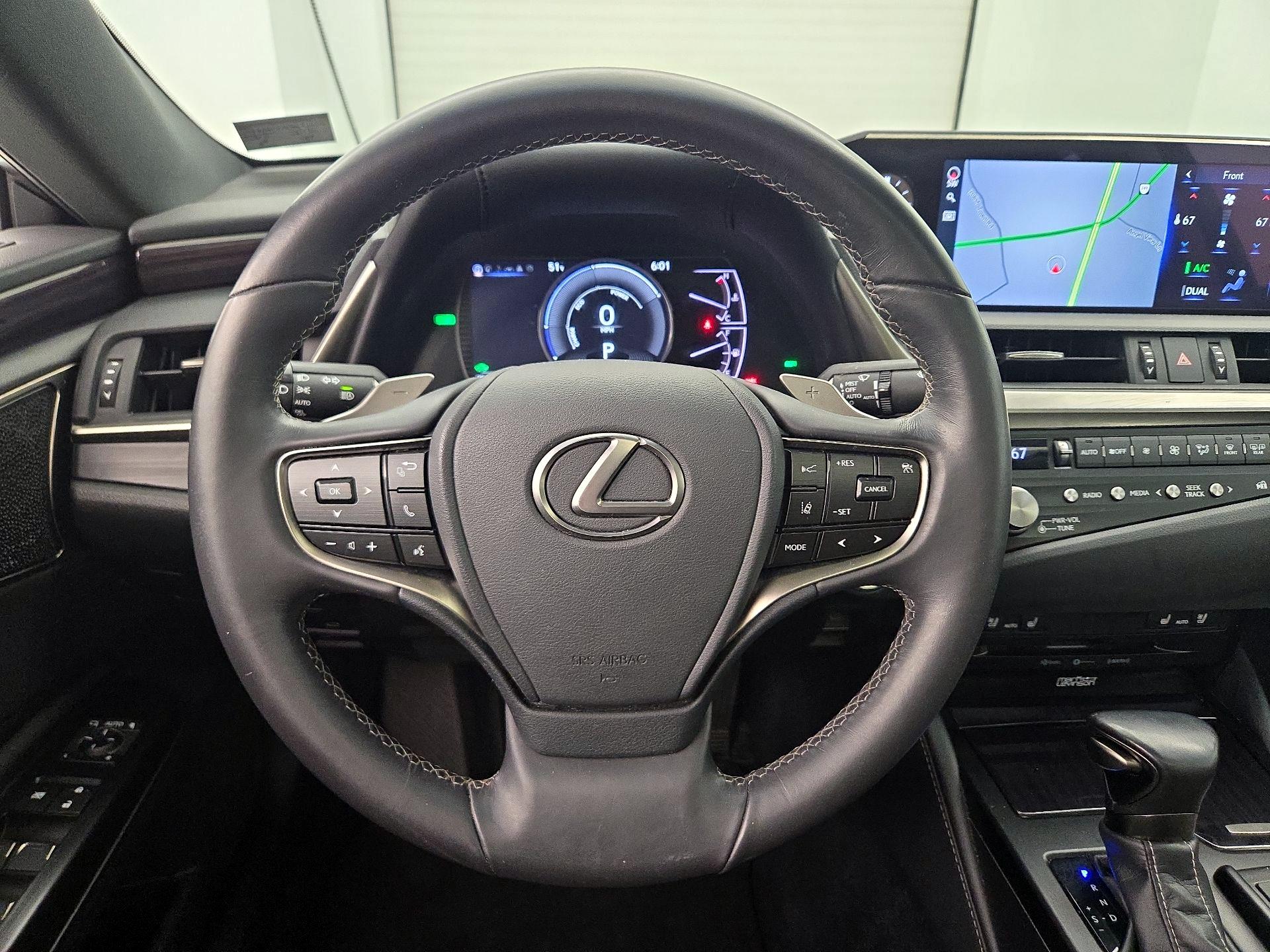 Thumbnail: 2021 Lexus ES - 10