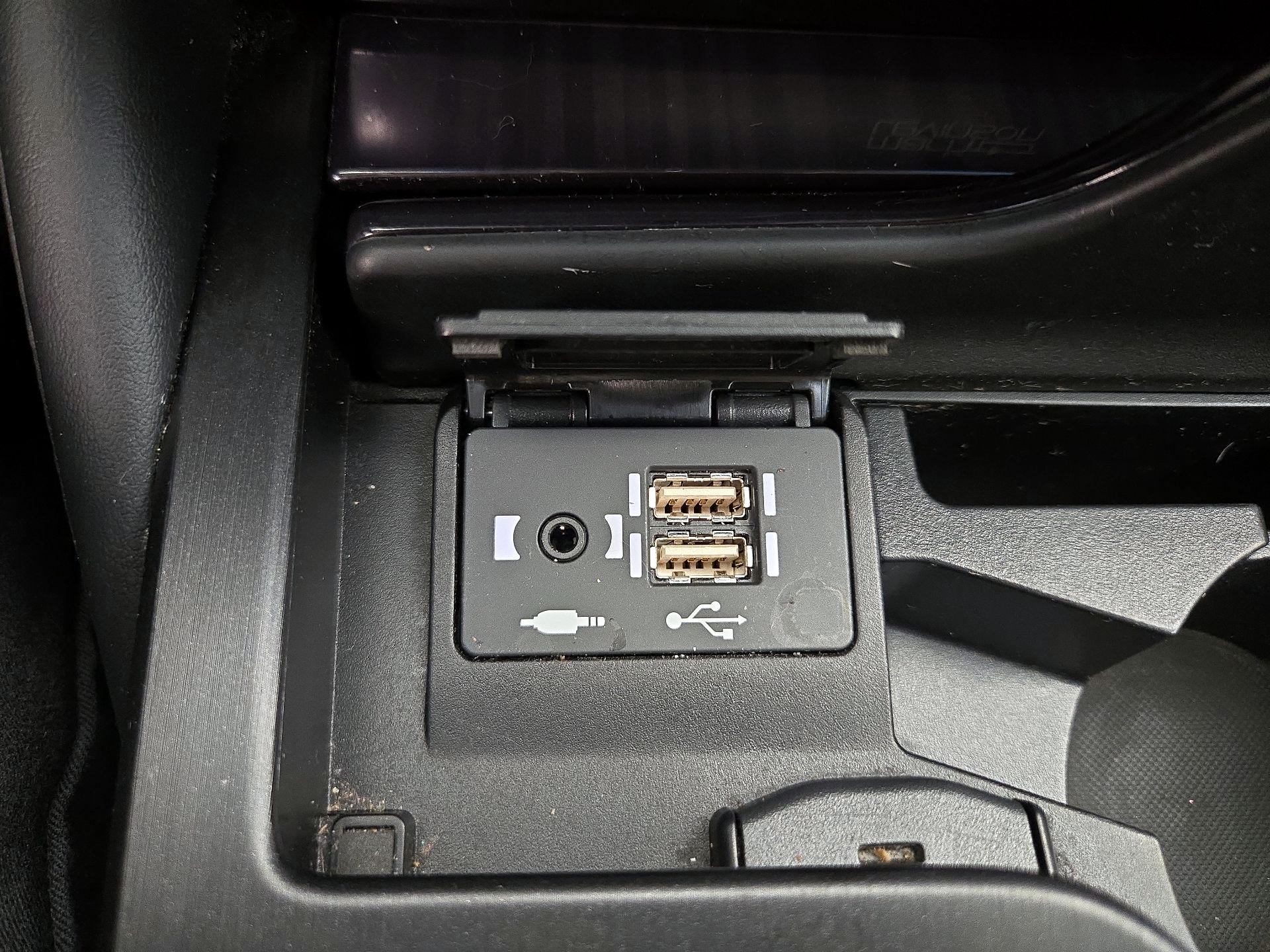 Thumbnail: 2021 Lexus ES - 19