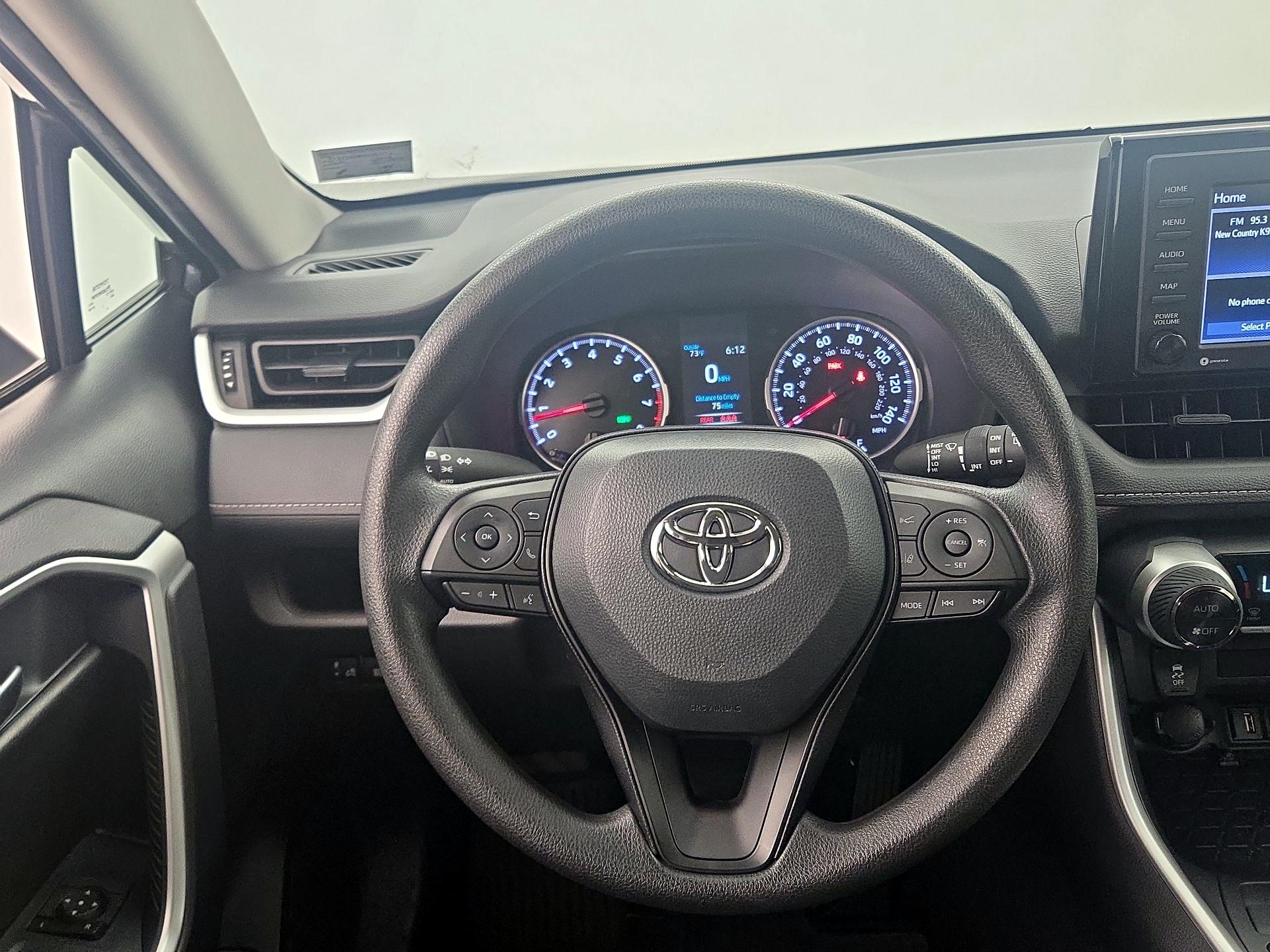 Thumbnail: 2022 Toyota RAV4 - 10