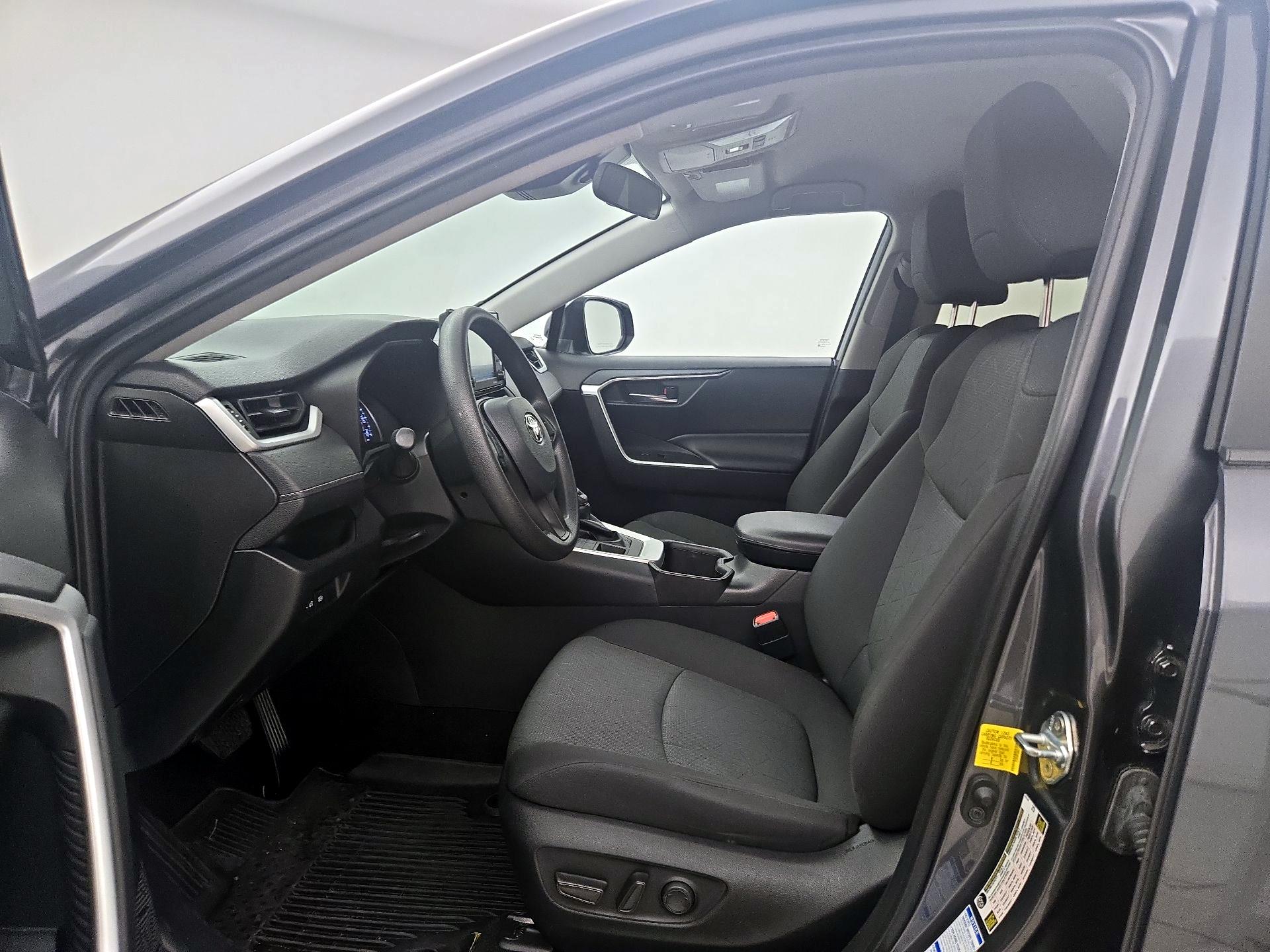 Thumbnail: 2022 Toyota RAV4 - 11