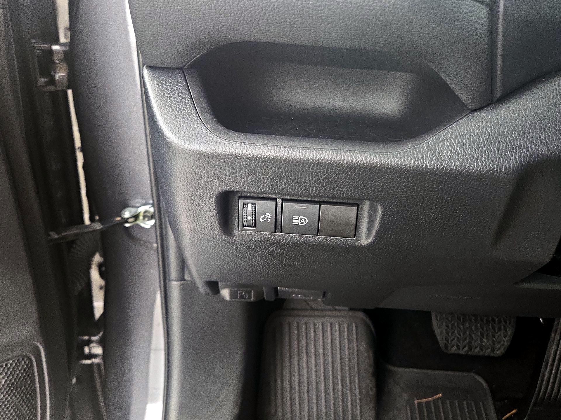 Thumbnail: 2022 Toyota RAV4 - 13