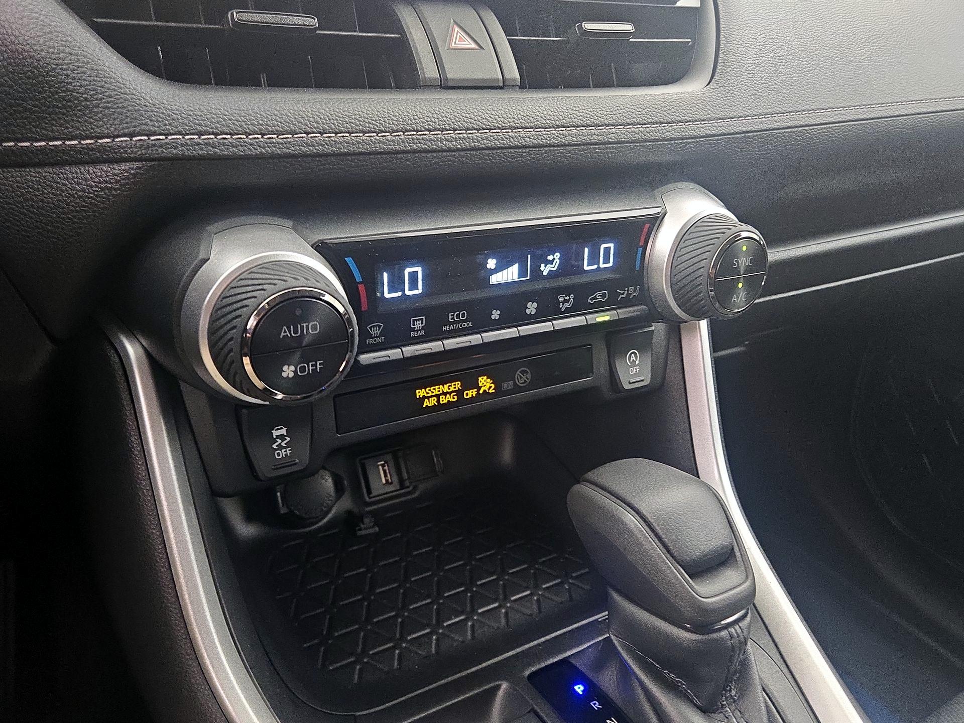 Thumbnail: 2022 Toyota RAV4 - 16