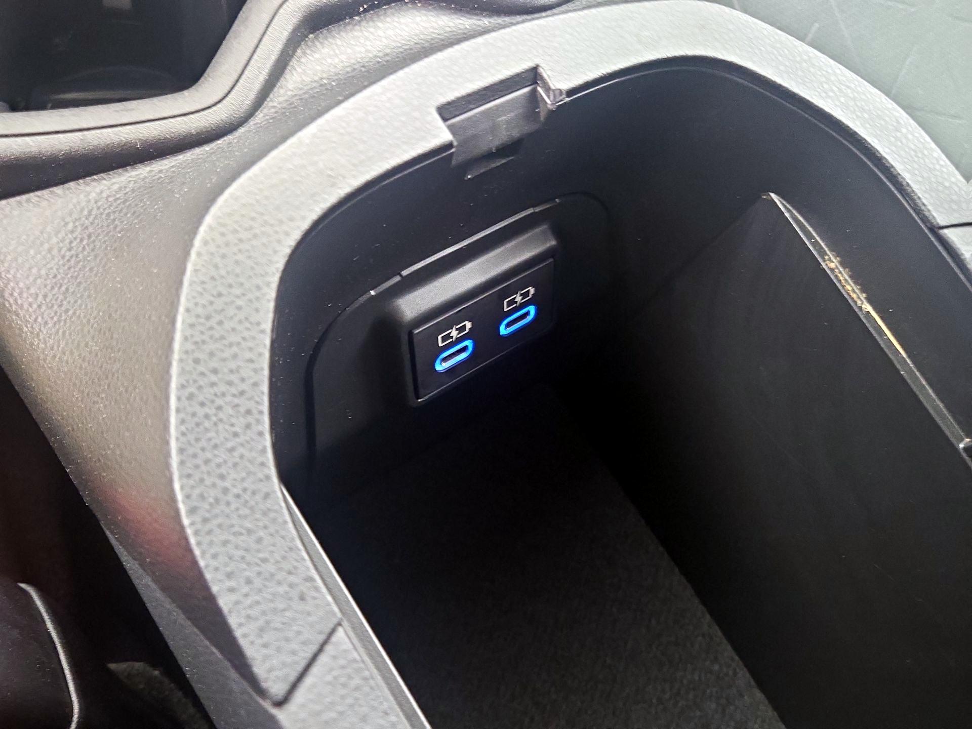 Thumbnail: 2022 Toyota RAV4 - 18