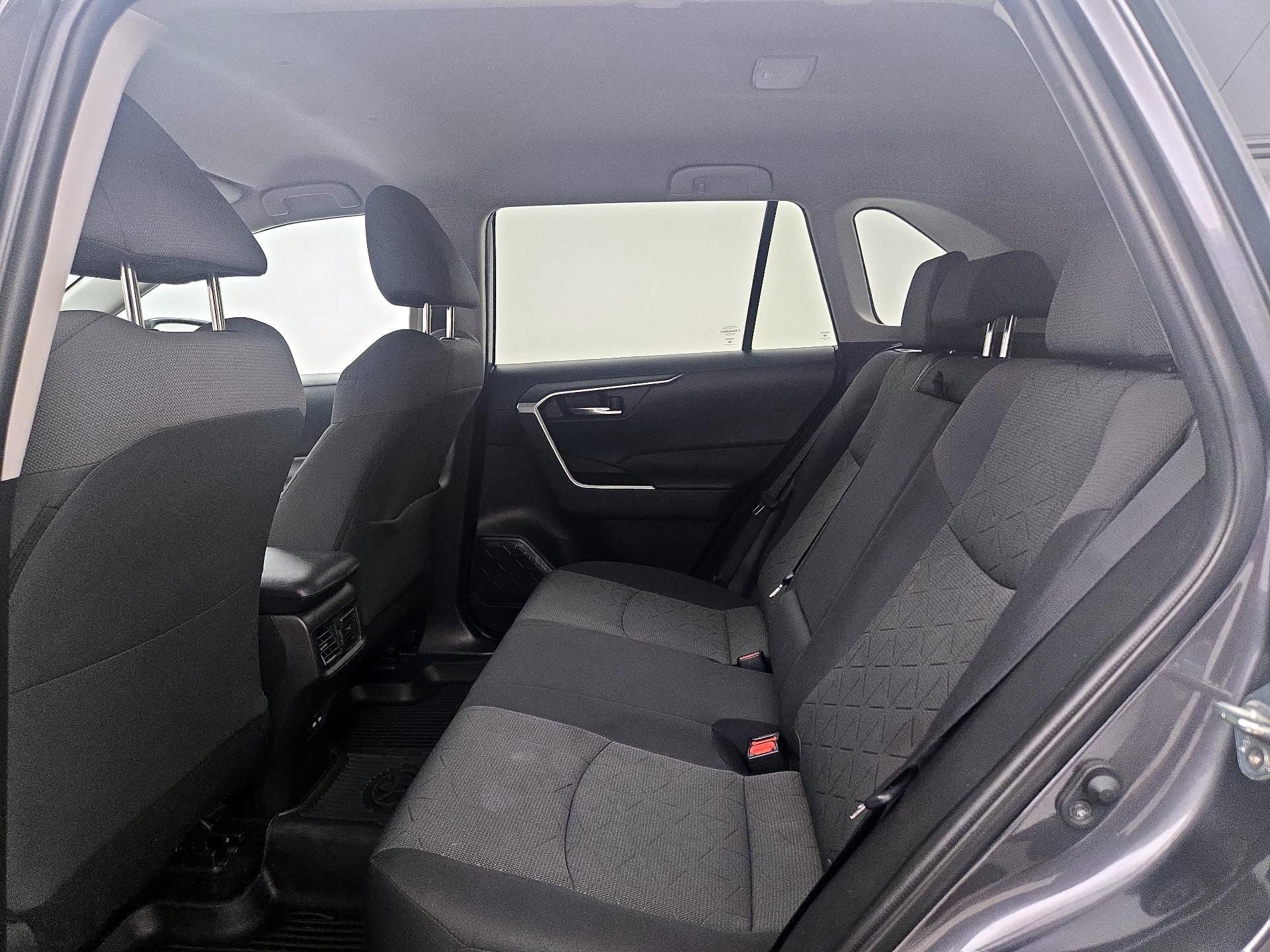 Thumbnail: 2022 Toyota RAV4 - 19