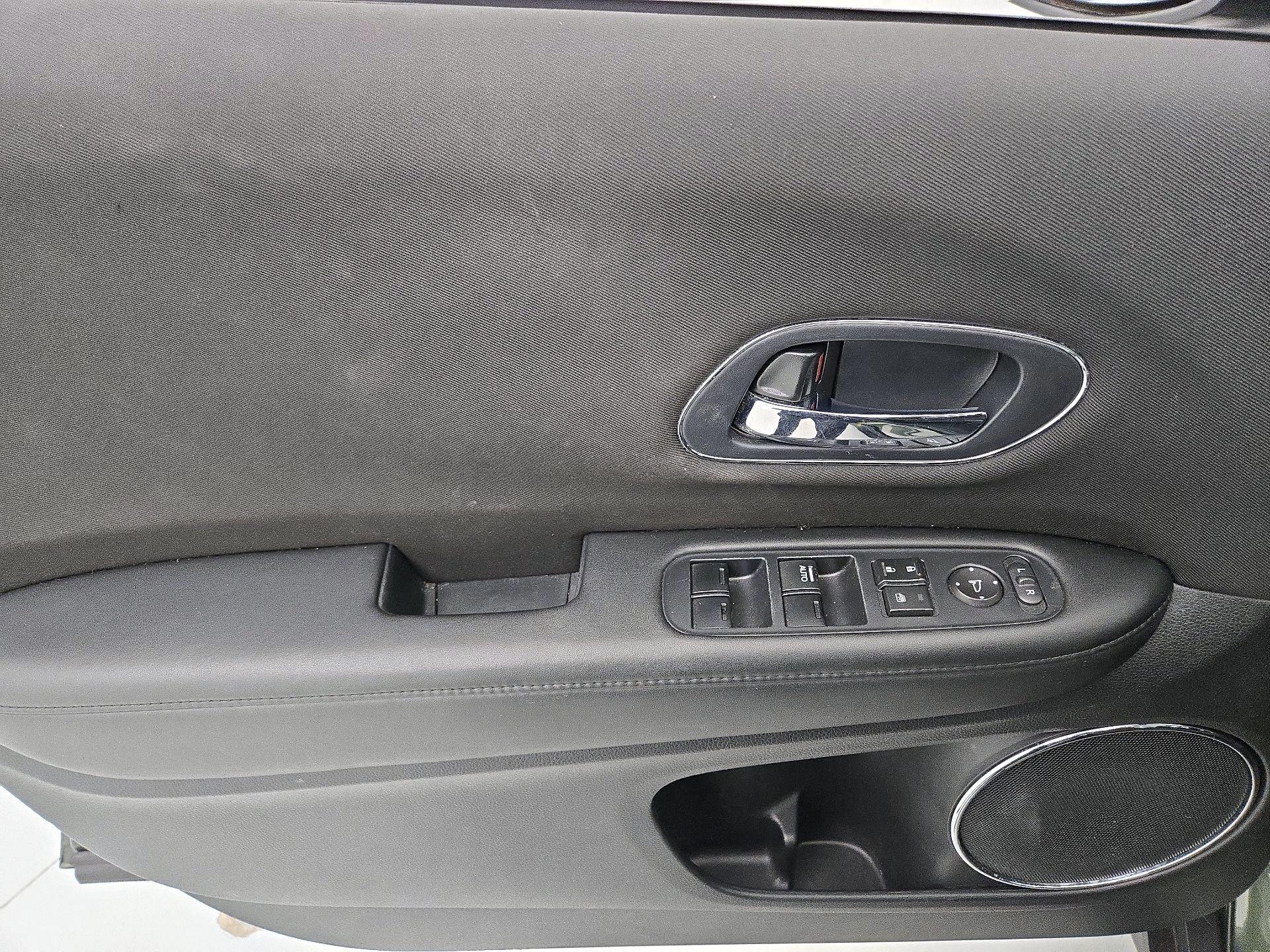 Thumbnail: 2017 Honda HR-V - 12